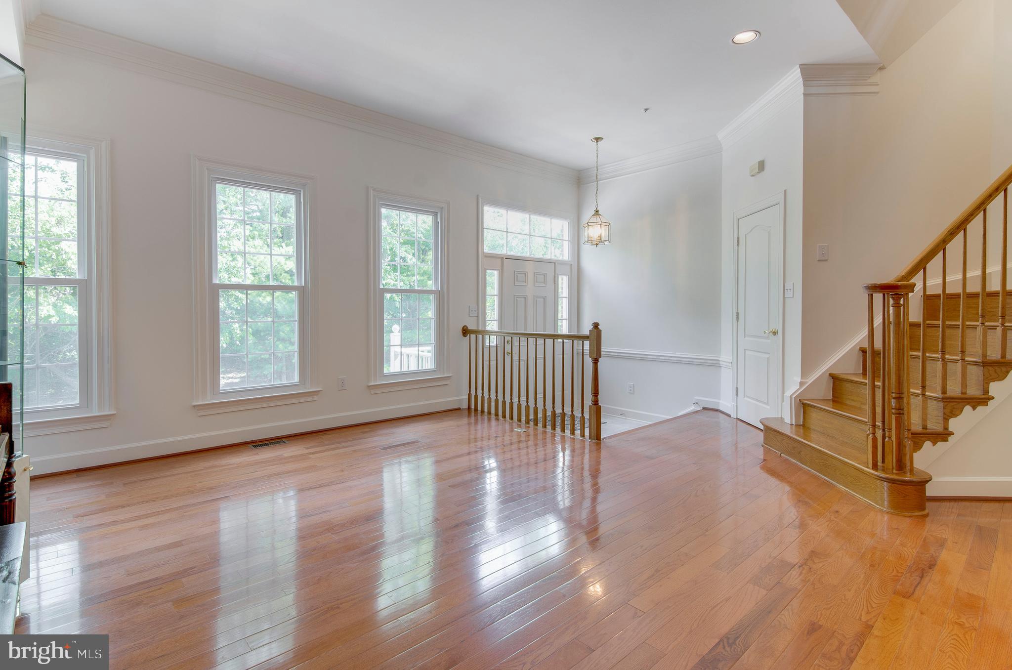 ROSE HILL FALLS - Residential