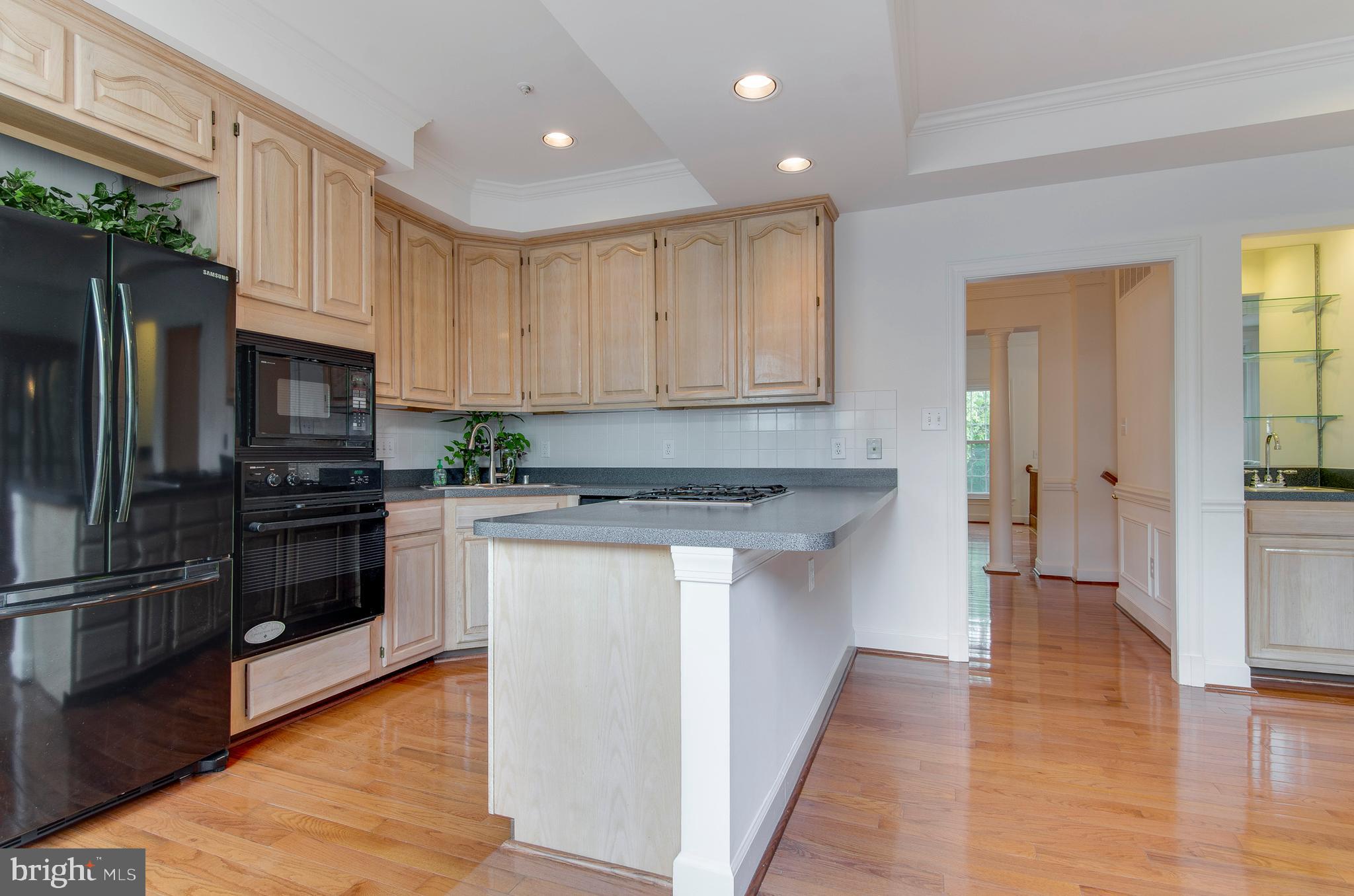 ROSE HILL FALLS - Residential