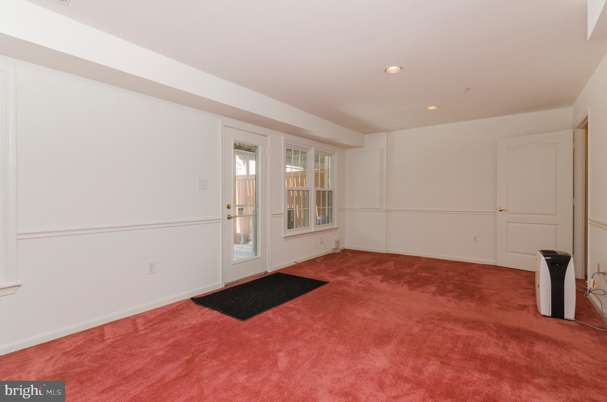 ROSE HILL FALLS - Residential