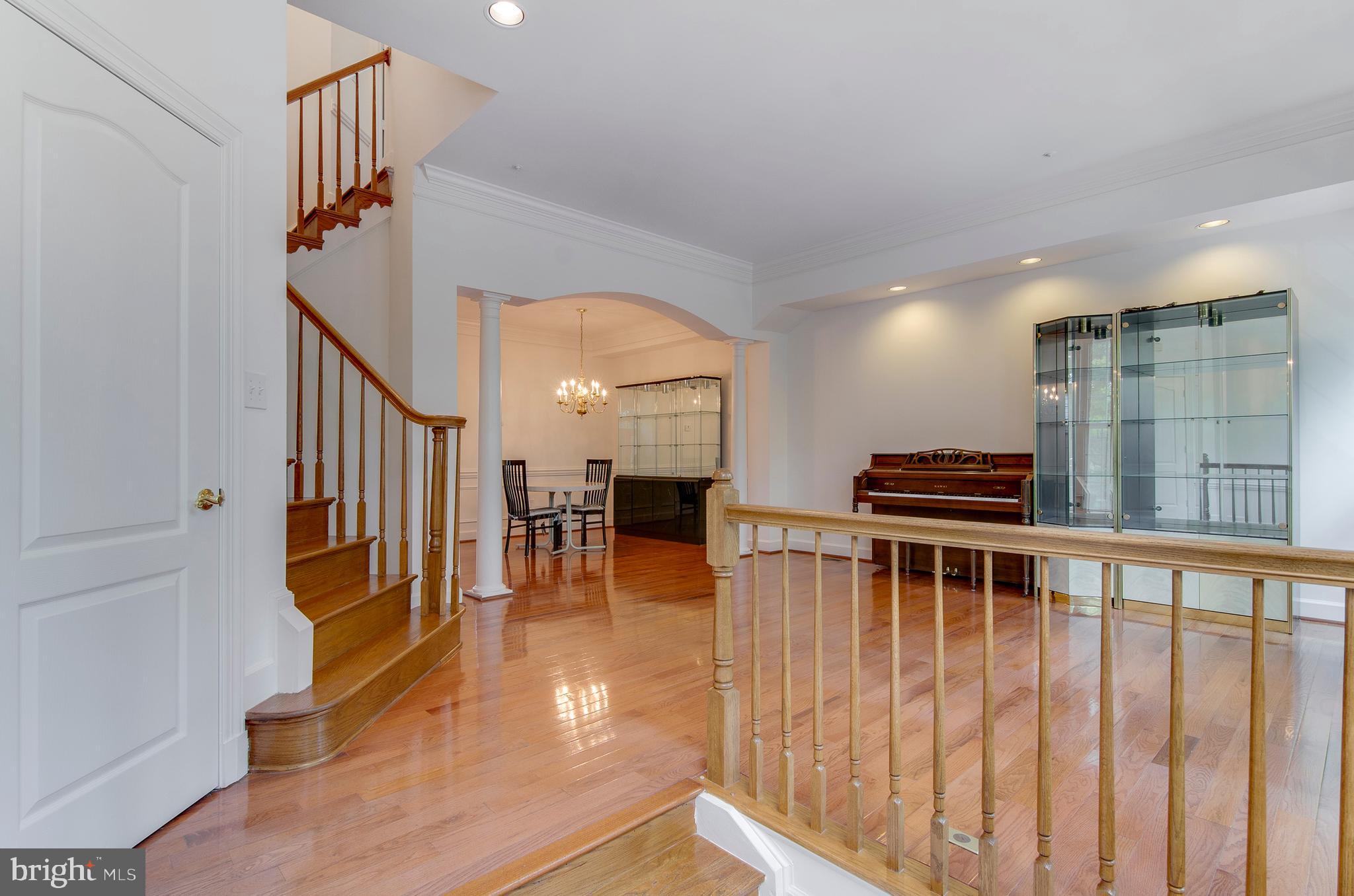 ROSE HILL FALLS - Residential