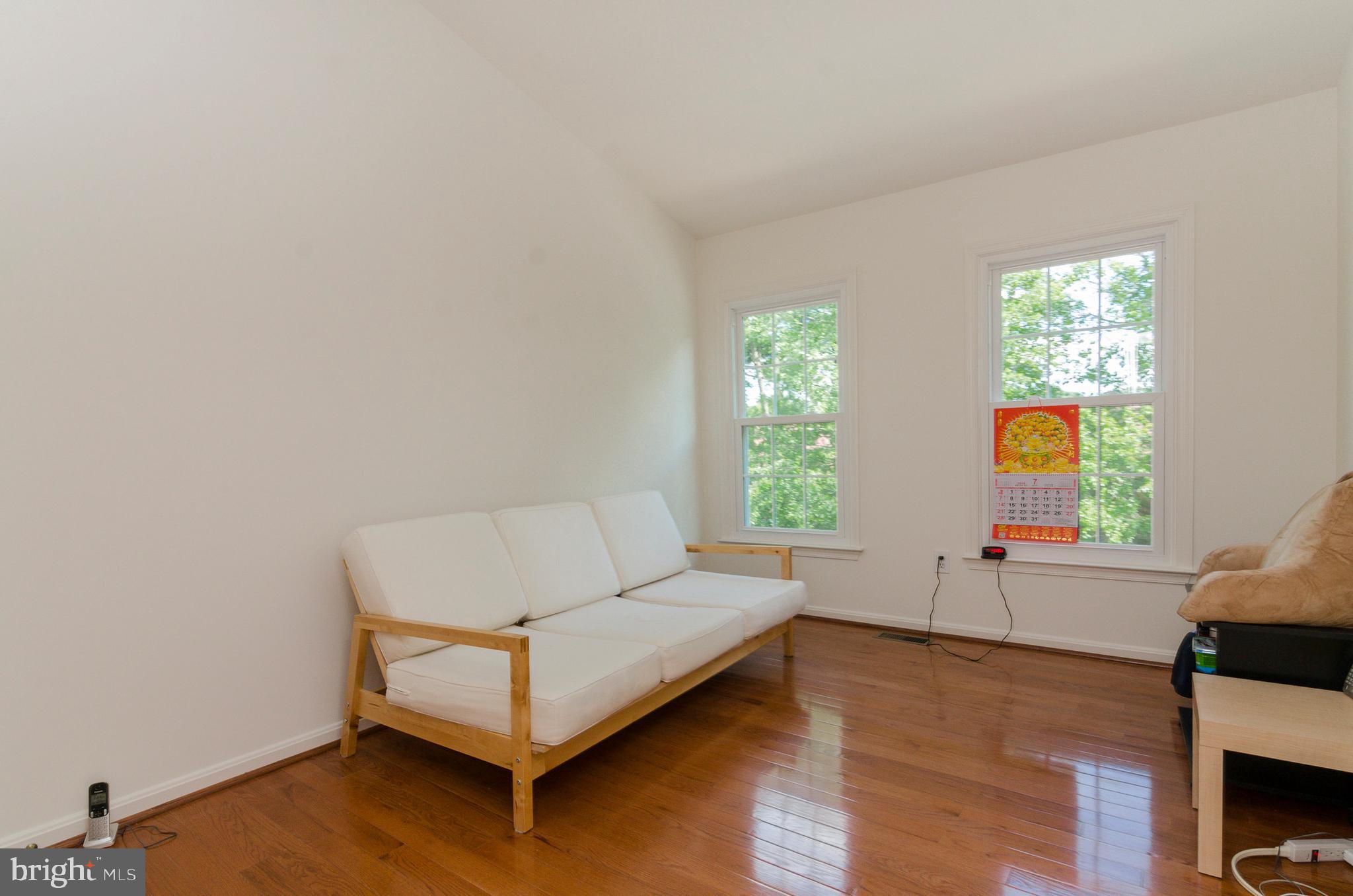 ROSE HILL FALLS - Residential