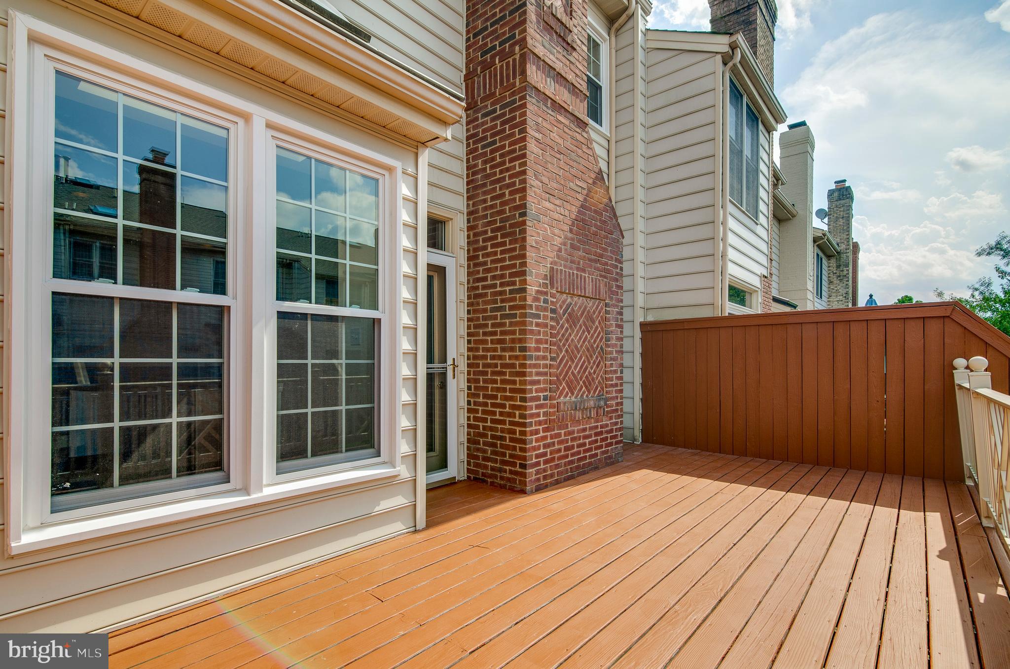 ROSE HILL FALLS - Residential