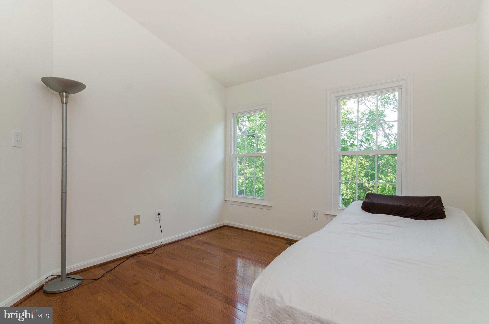 ROSE HILL FALLS - Residential