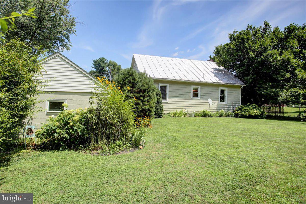 30 WYRICK AVENUE