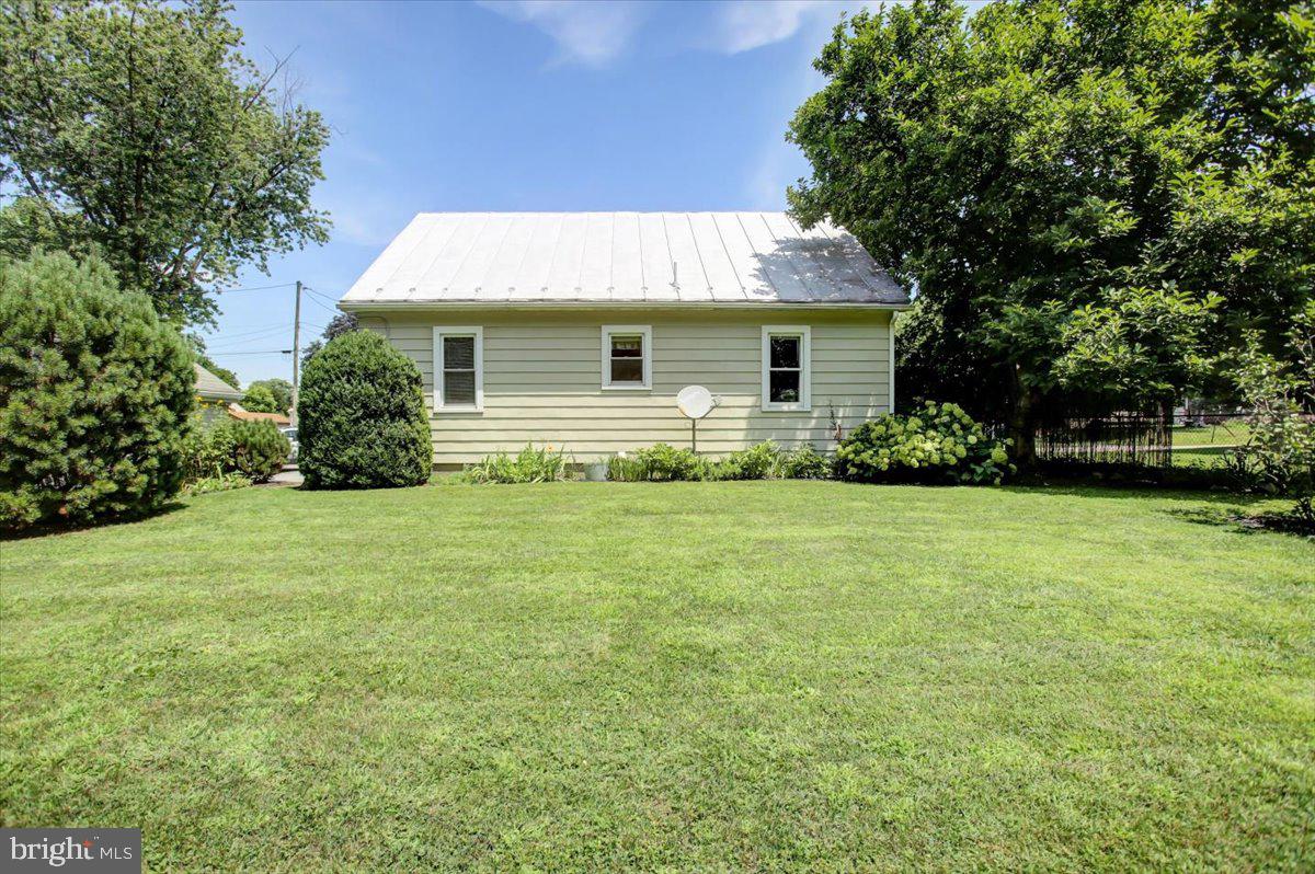 30 WYRICK AVENUE