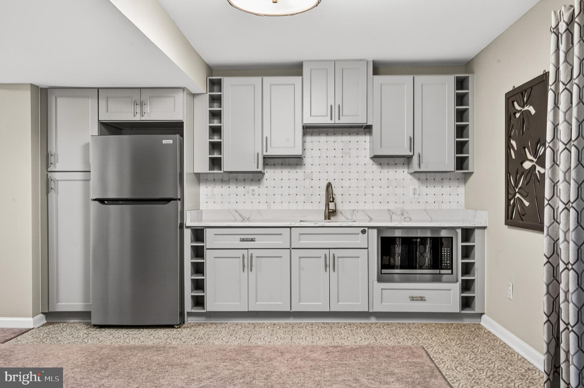 HAMPTON MANOR ESTATES - Residential