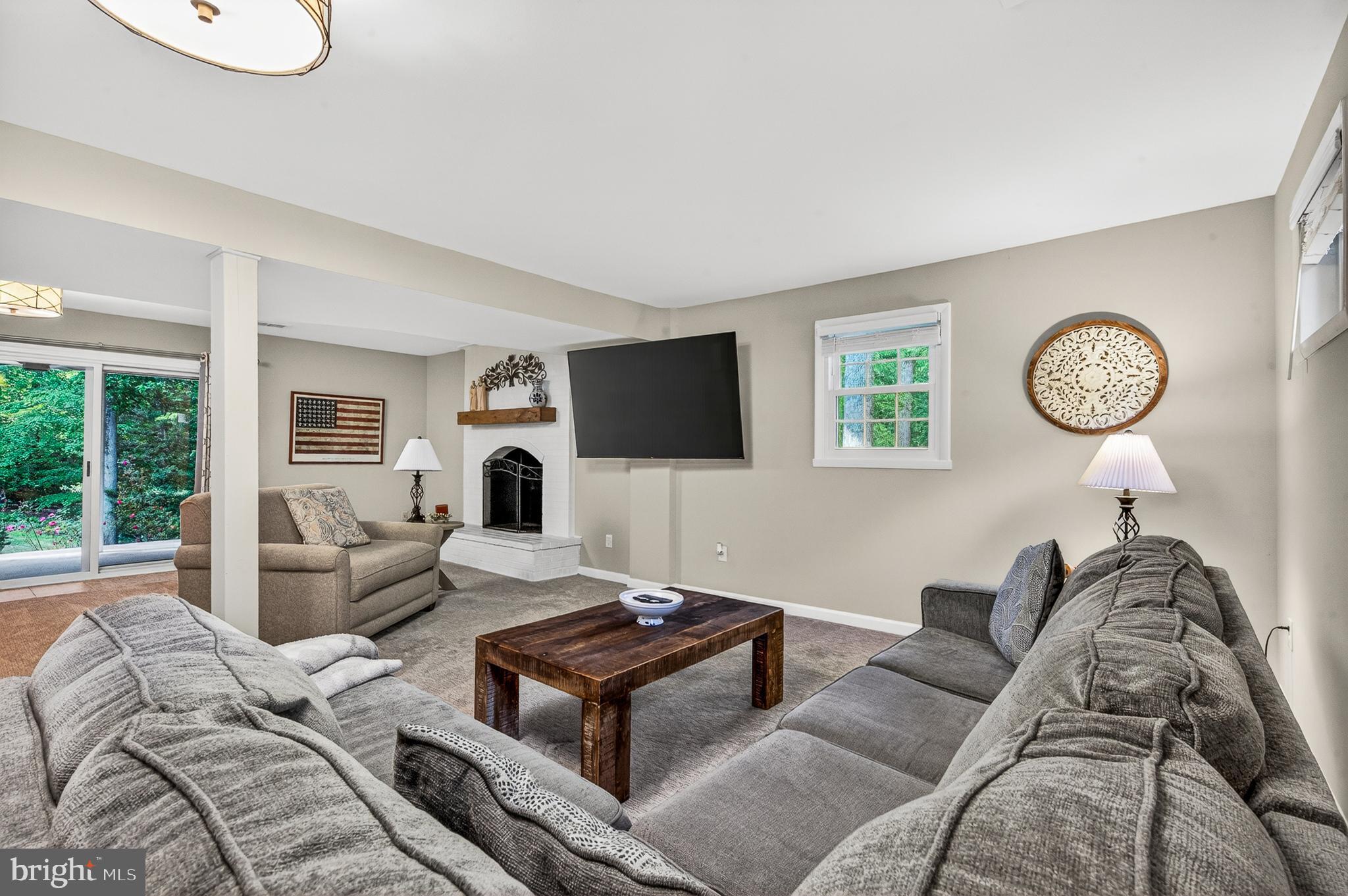 HAMPTON MANOR ESTATES - Residential