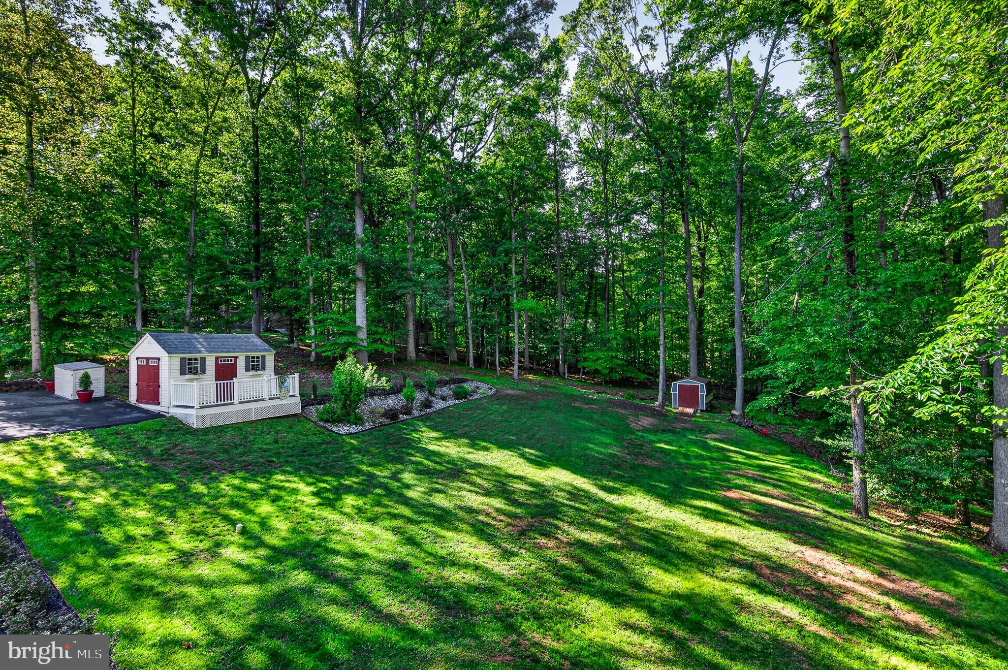 HAMPTON MANOR ESTATES - Residential