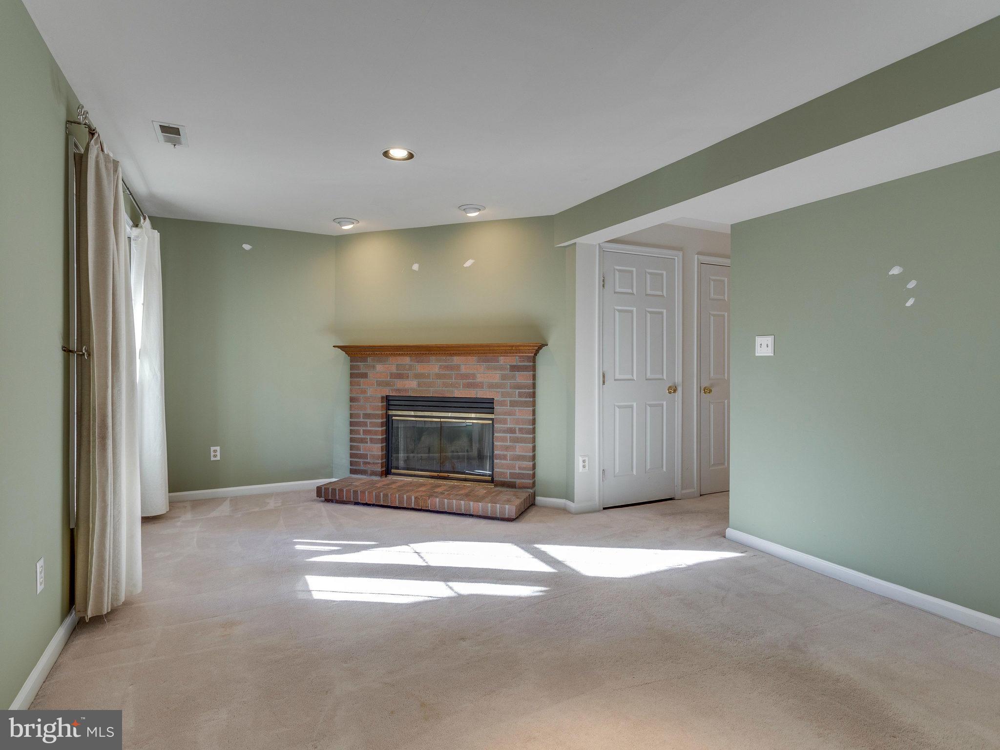 WOODSTONE - Residential