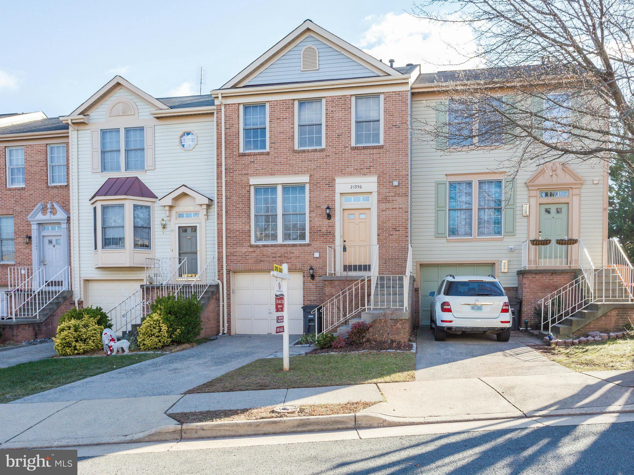 WOODSTONE - Residential