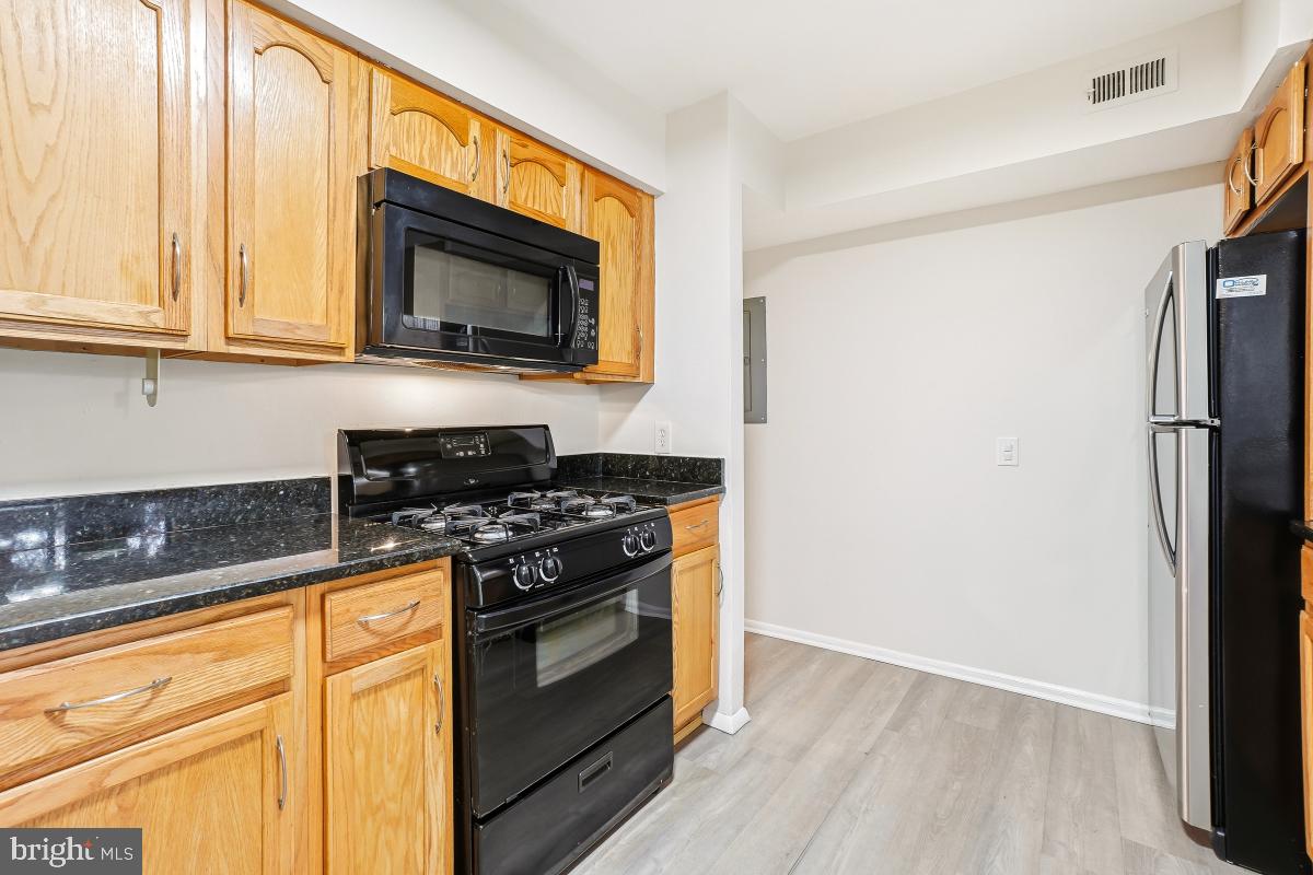 CHELSEA WOODS CONDO - Residential