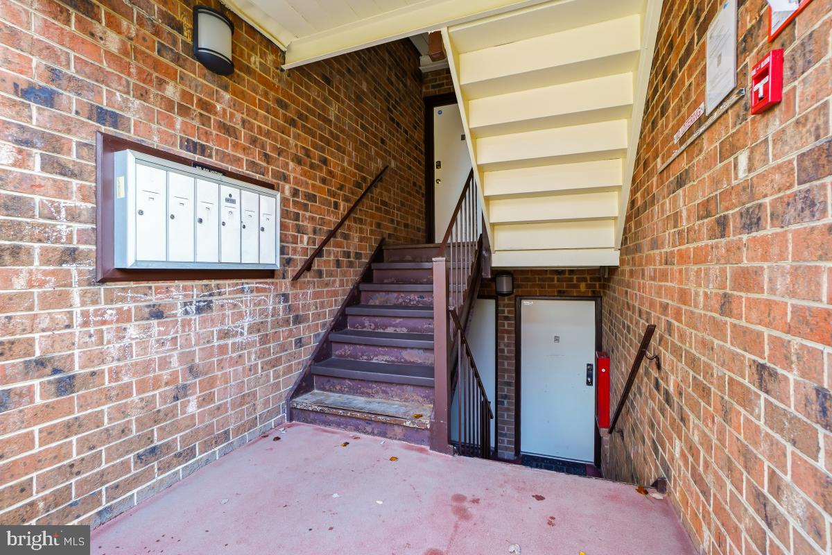 CHELSEA WOODS CONDO - Residential