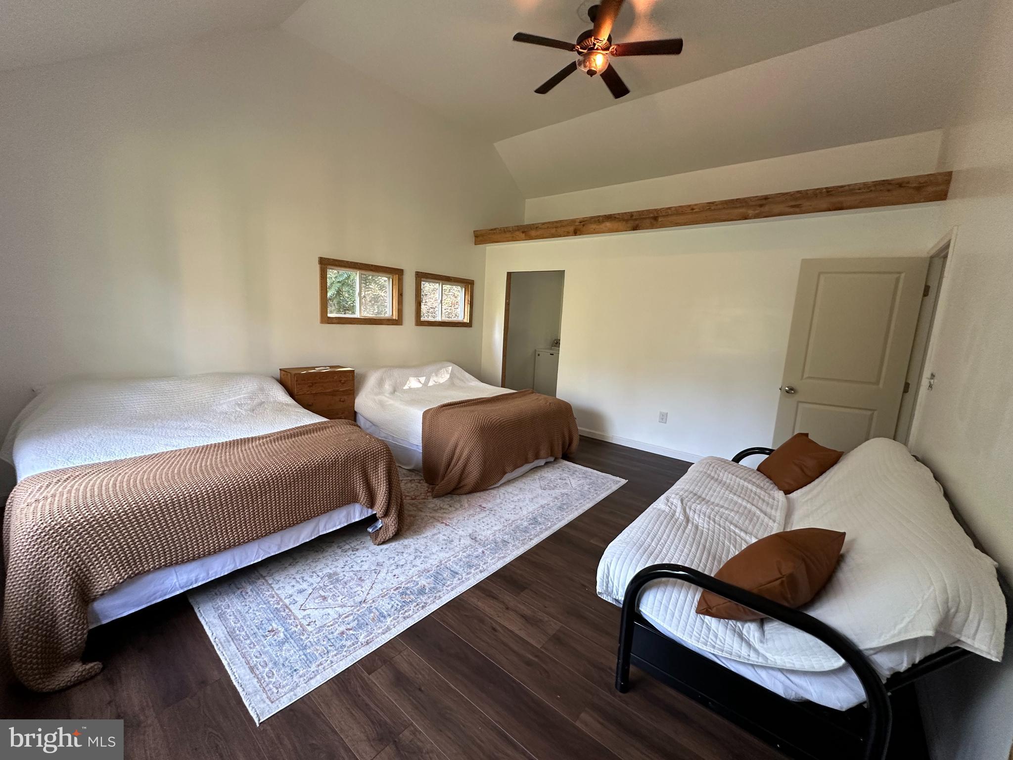 LAKE FERNDALE - Residential