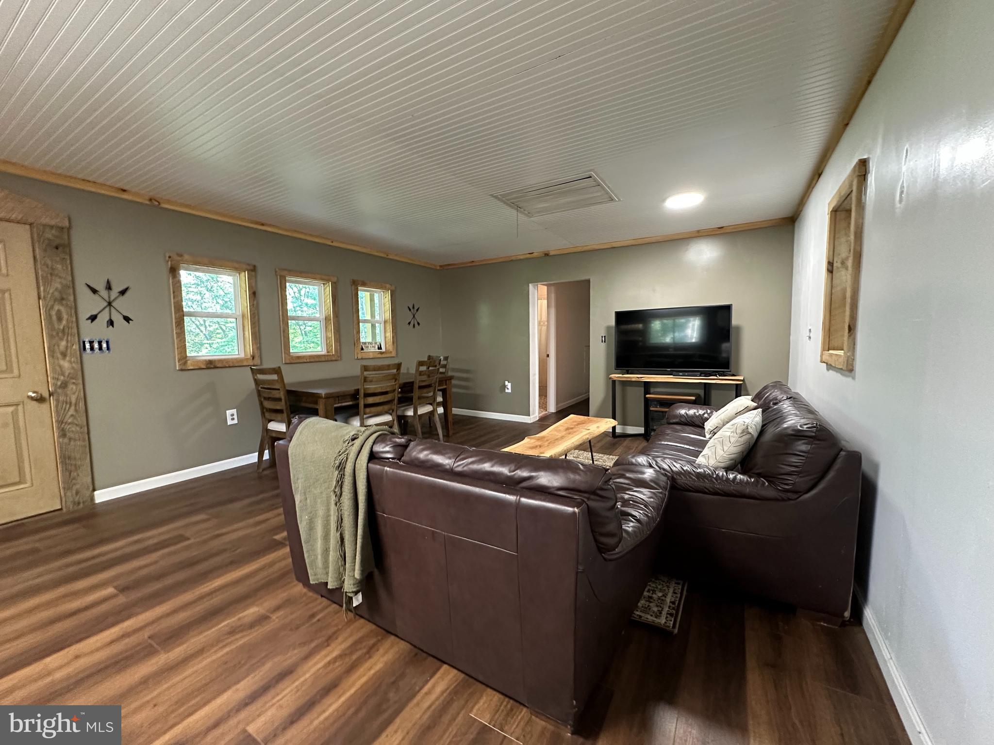 LAKE FERNDALE - Residential