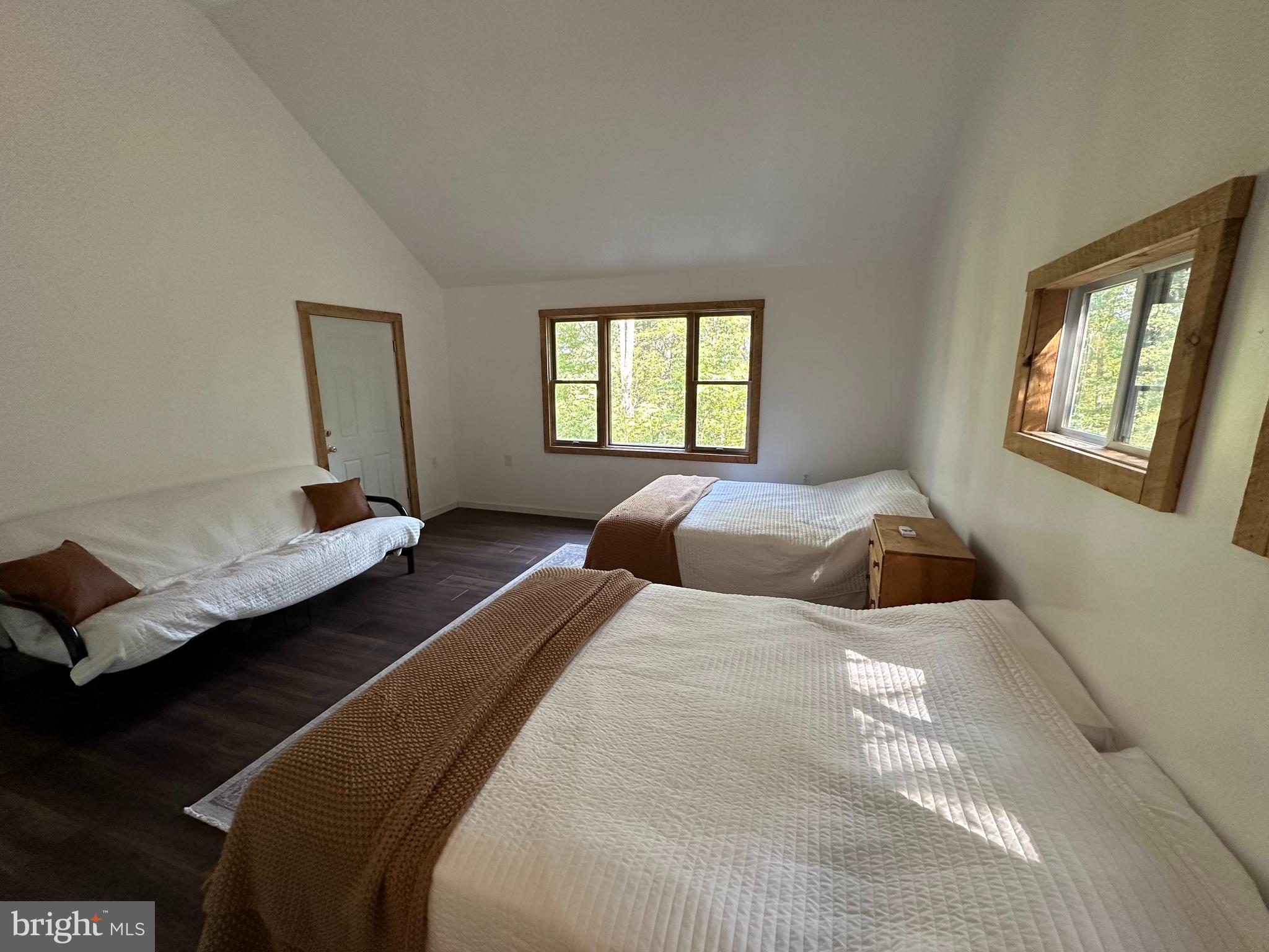 LAKE FERNDALE - Residential