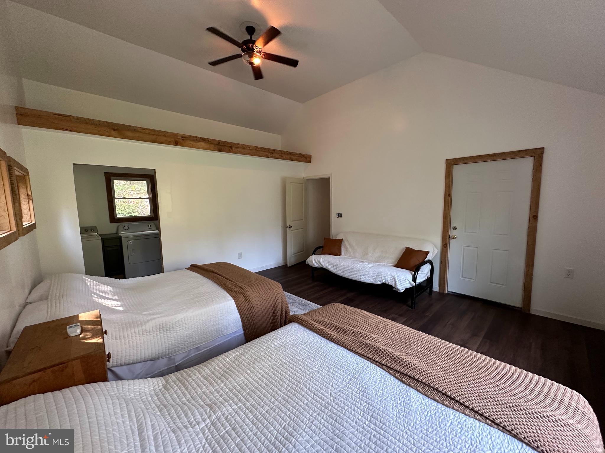 LAKE FERNDALE - Residential