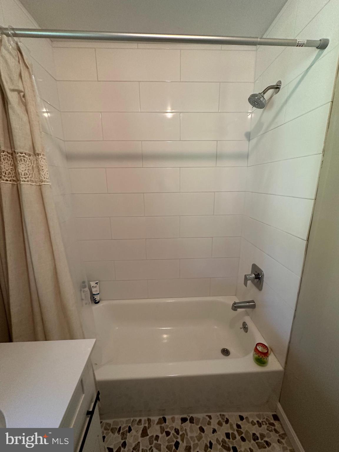 LAKE FERNDALE - Residential