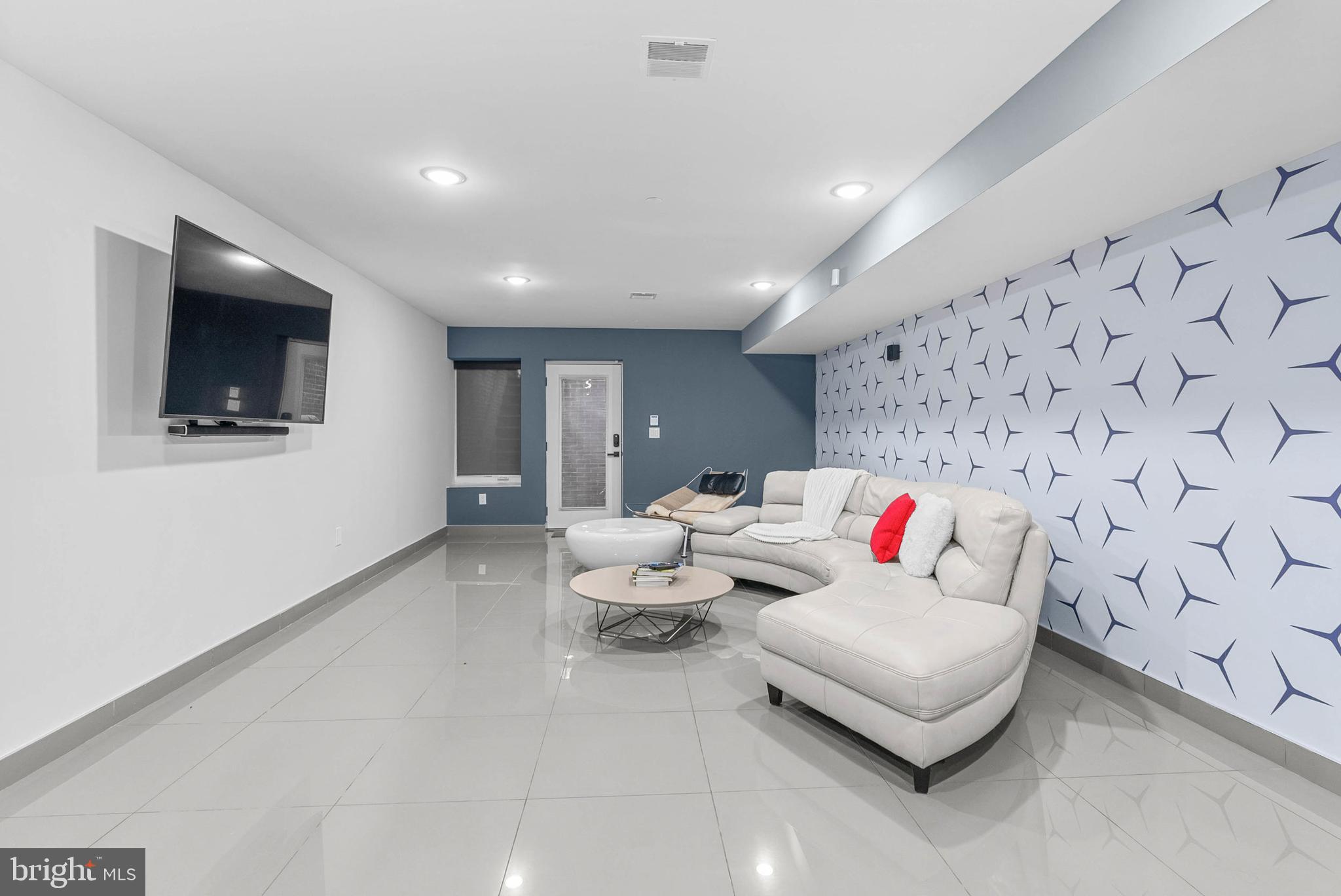 OLDE KENSINGTON - Residential