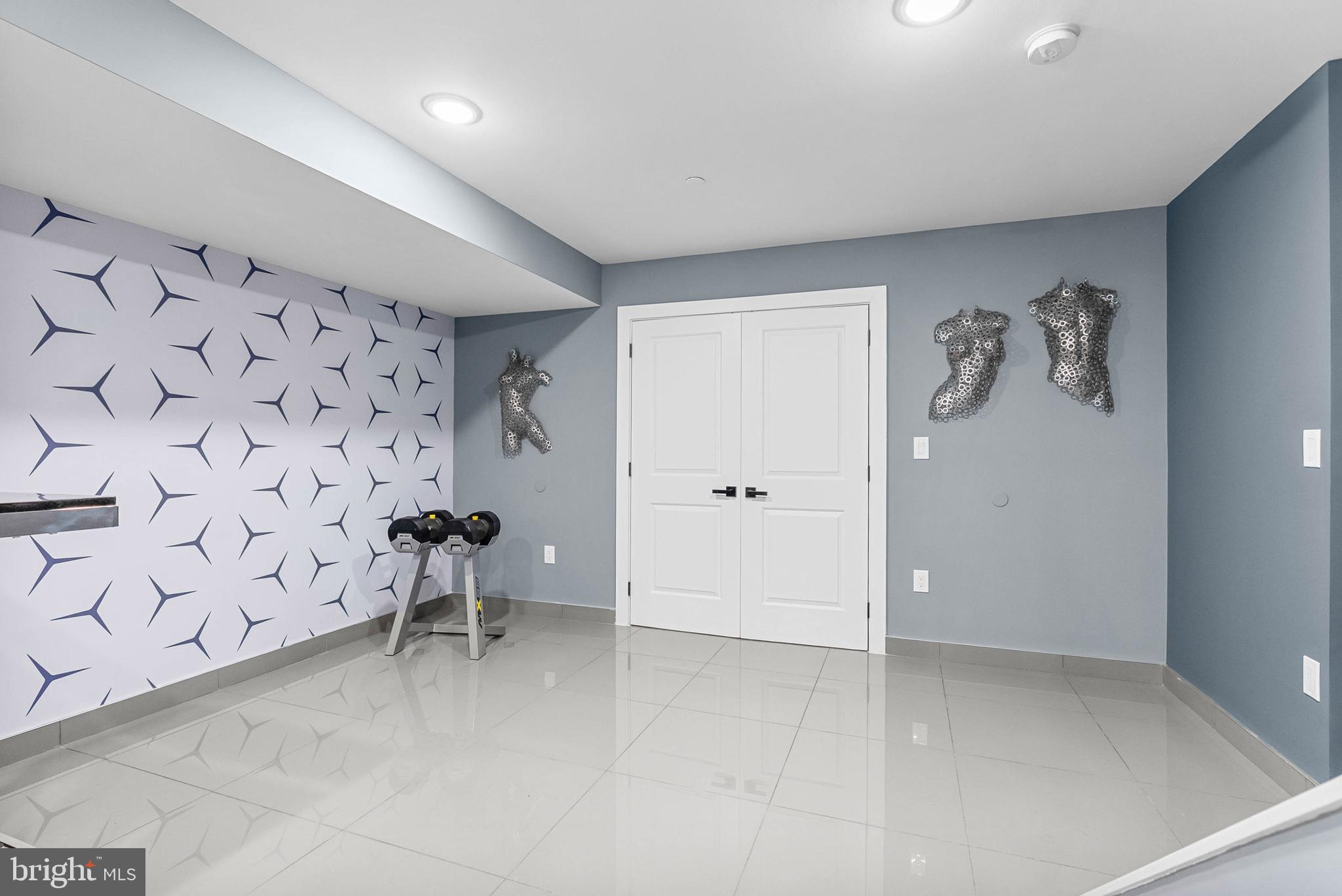 OLDE KENSINGTON - Residential