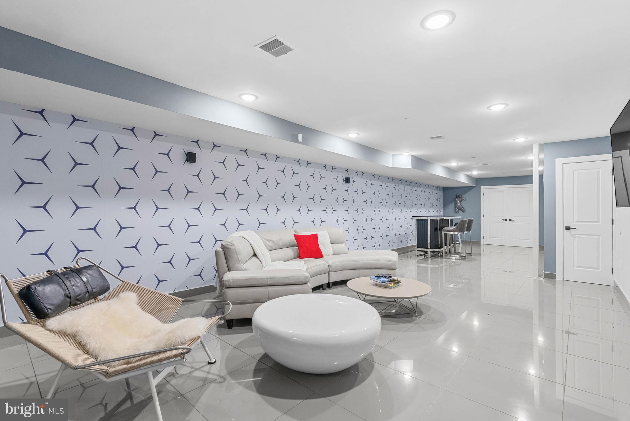 OLDE KENSINGTON - Residential