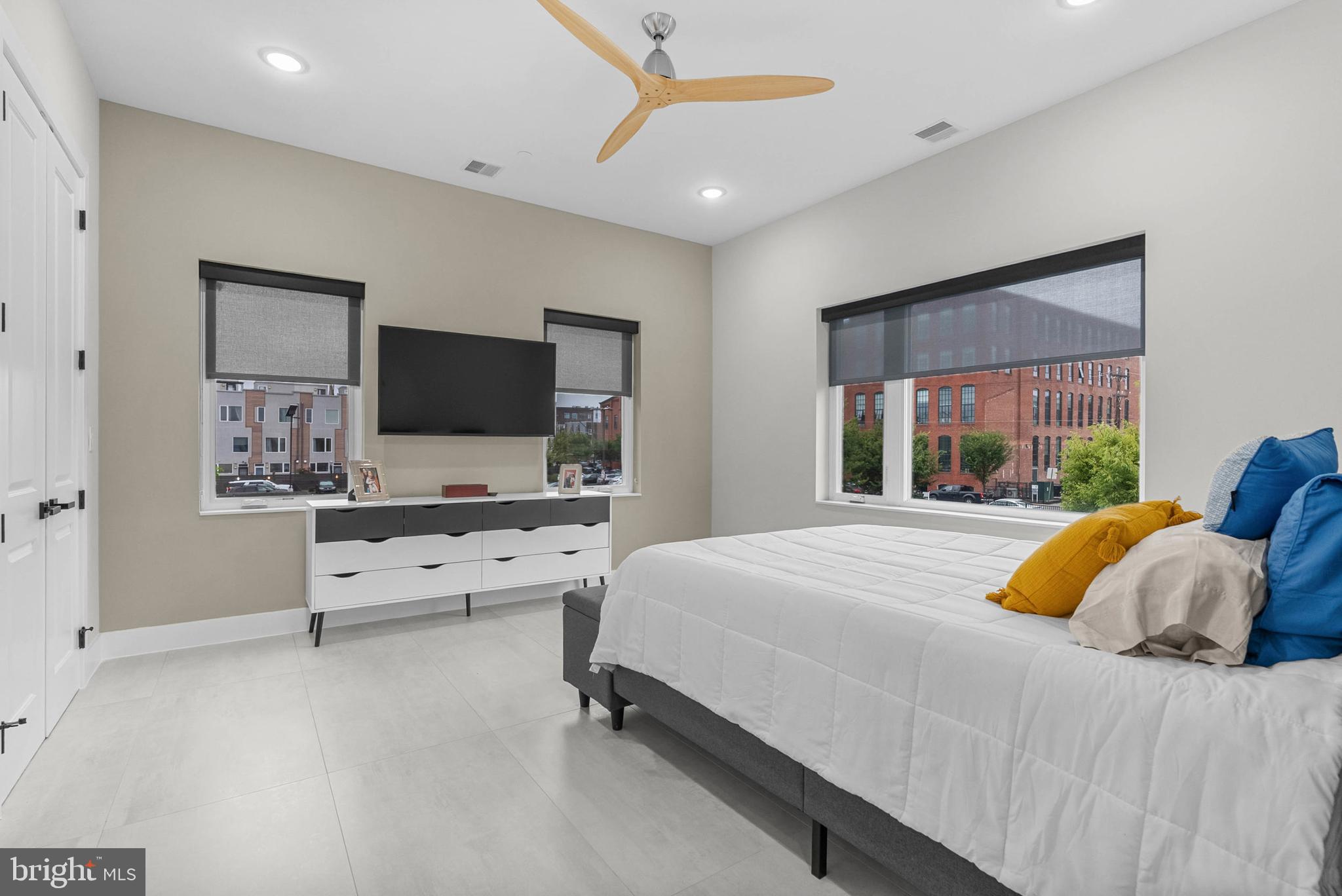 OLDE KENSINGTON - Residential