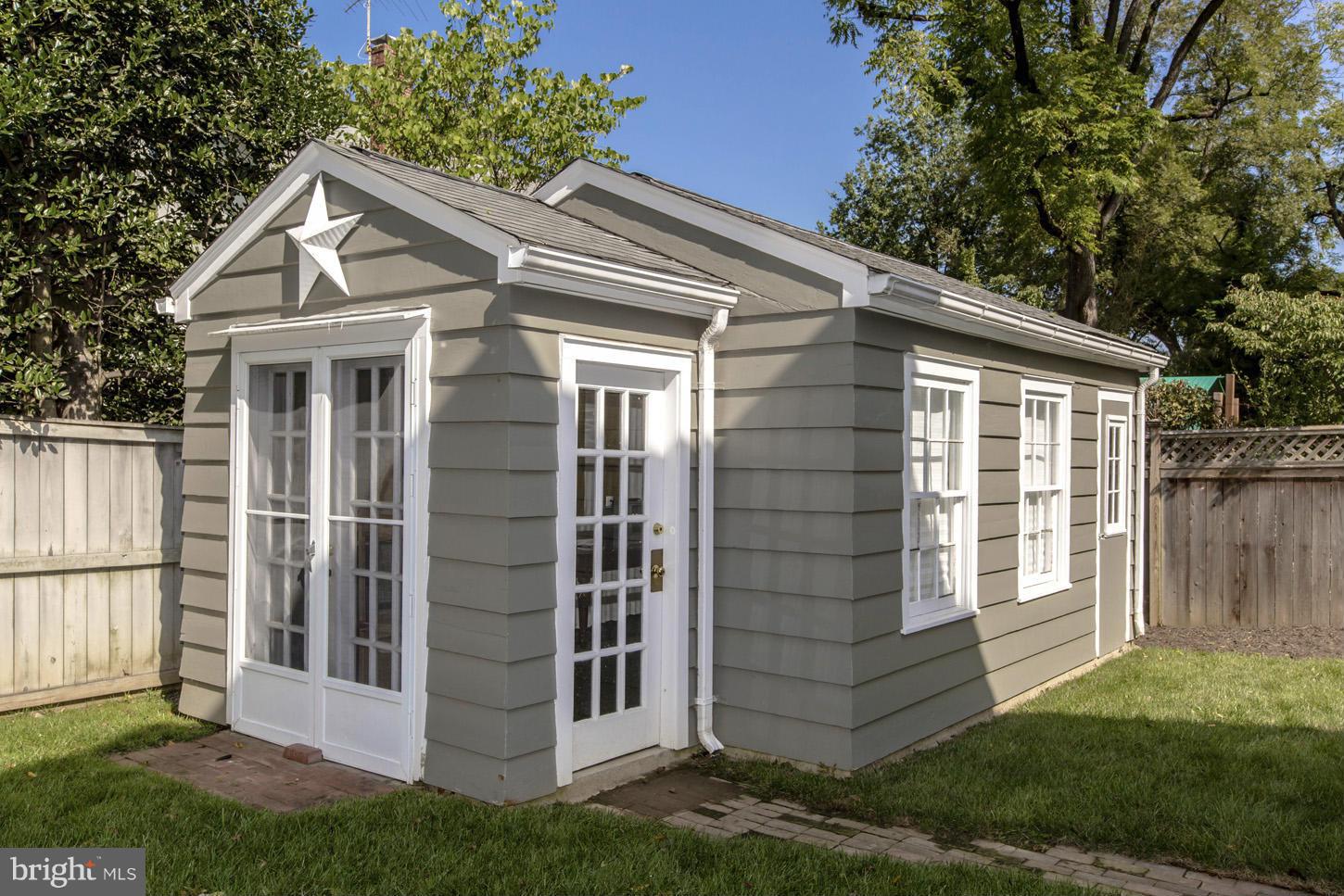 CHEVY CHASE - Residential