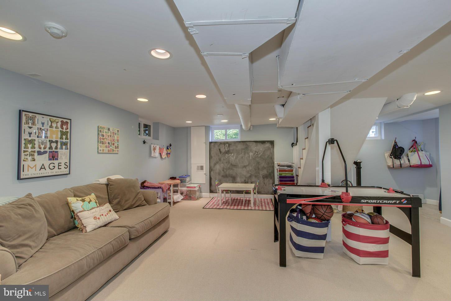 CHEVY CHASE - Residential