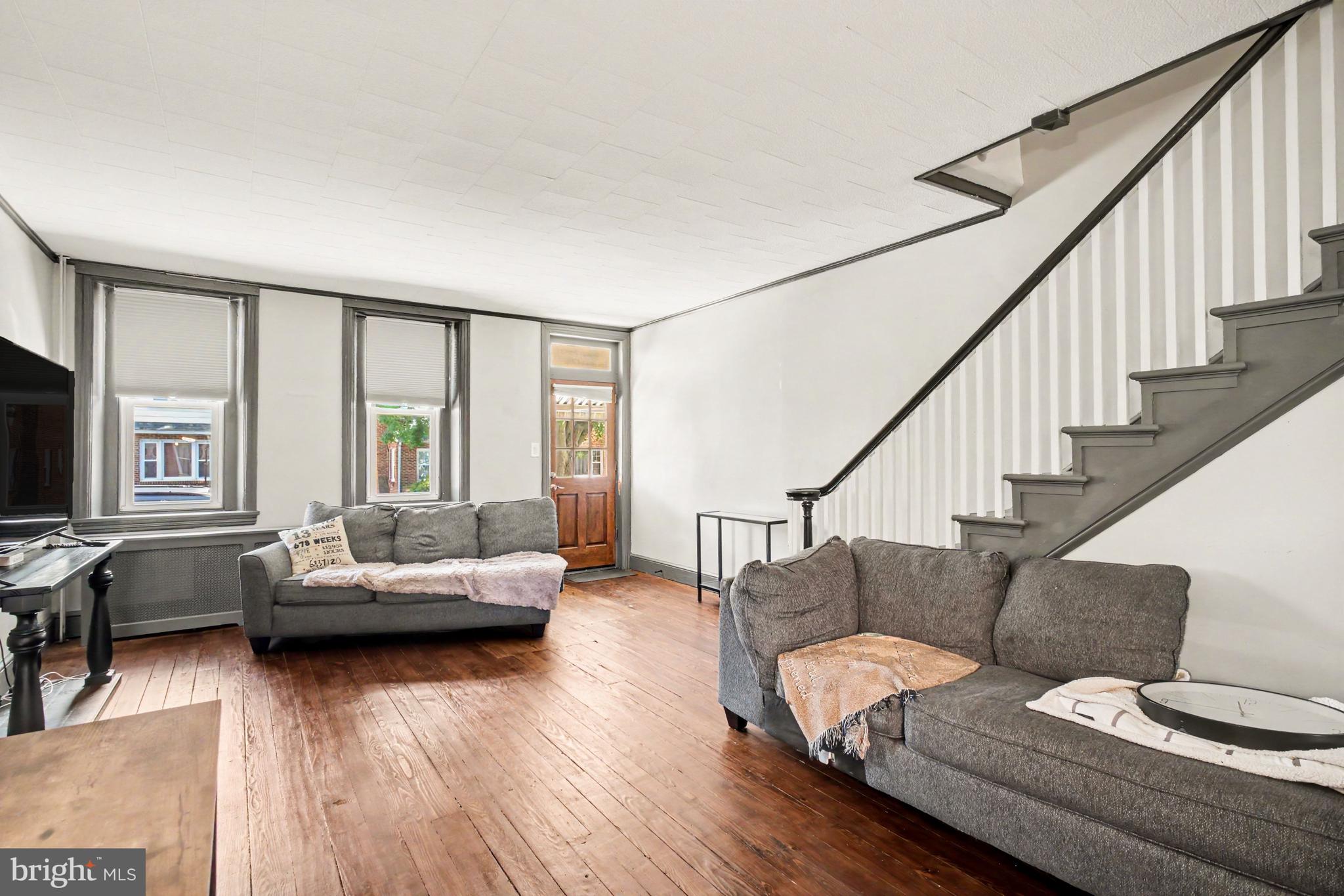 54 S 8TH STREET