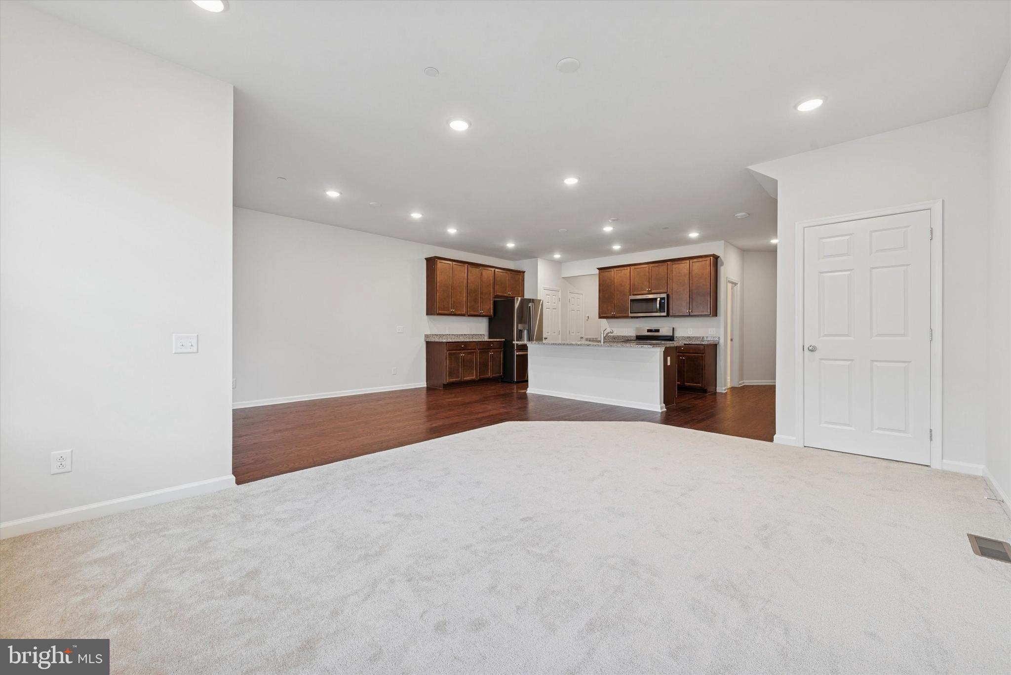 SPRING LAKE - Residential Lease