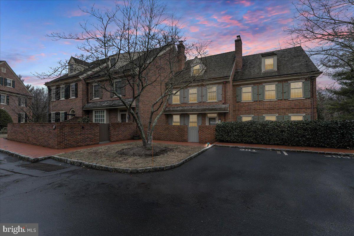 WILLOWMERE - Residential