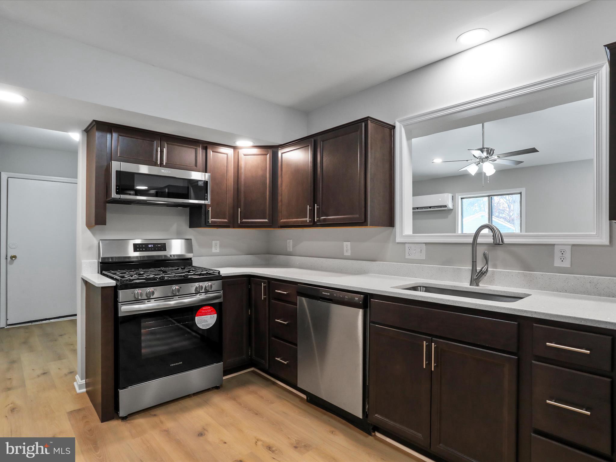 LAYTONIA - Residential