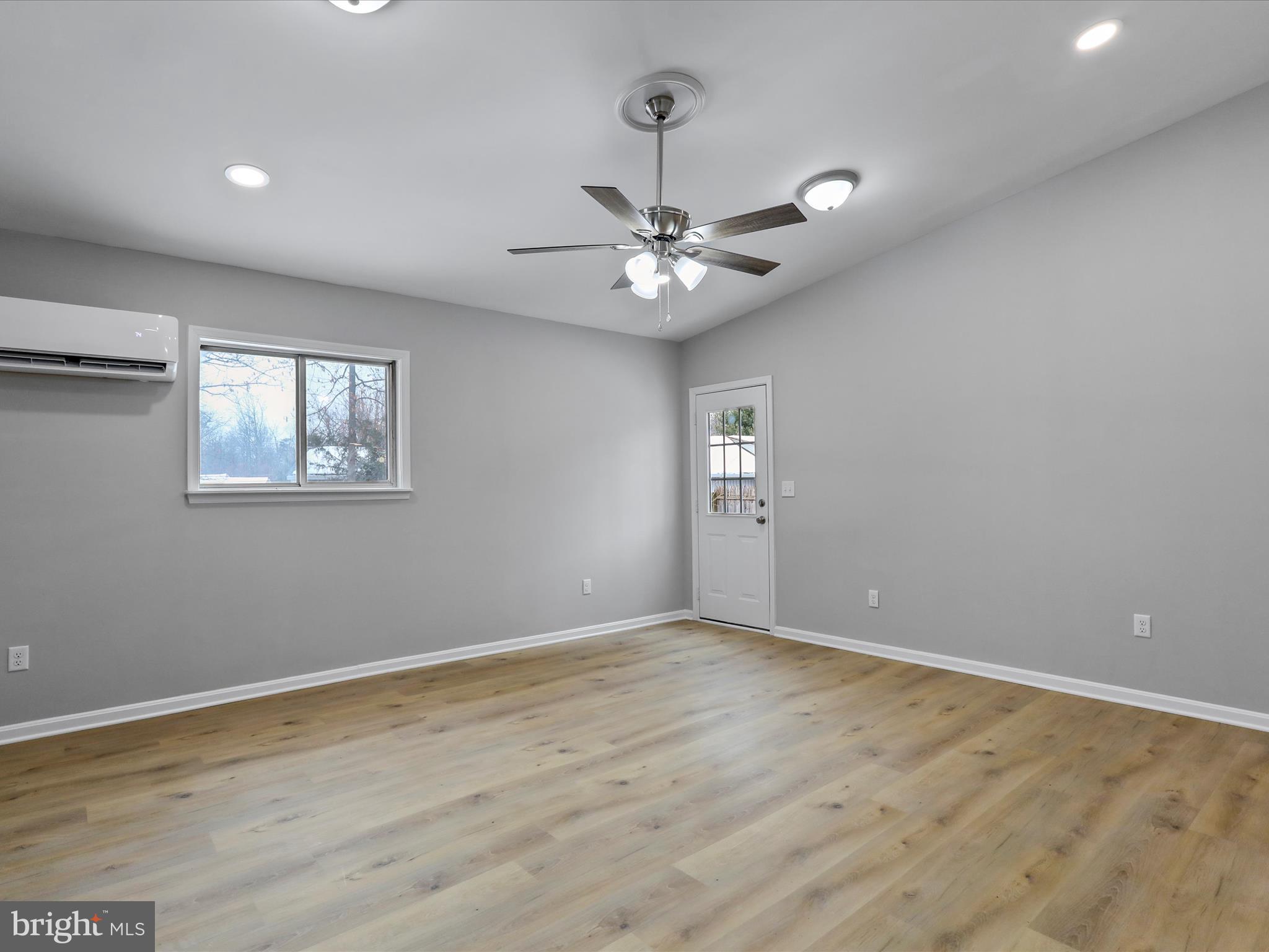 LAYTONIA - Residential