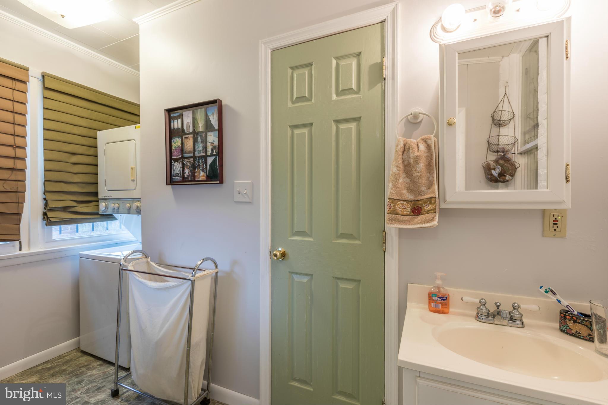 CHARLES VILLAGE - Residential