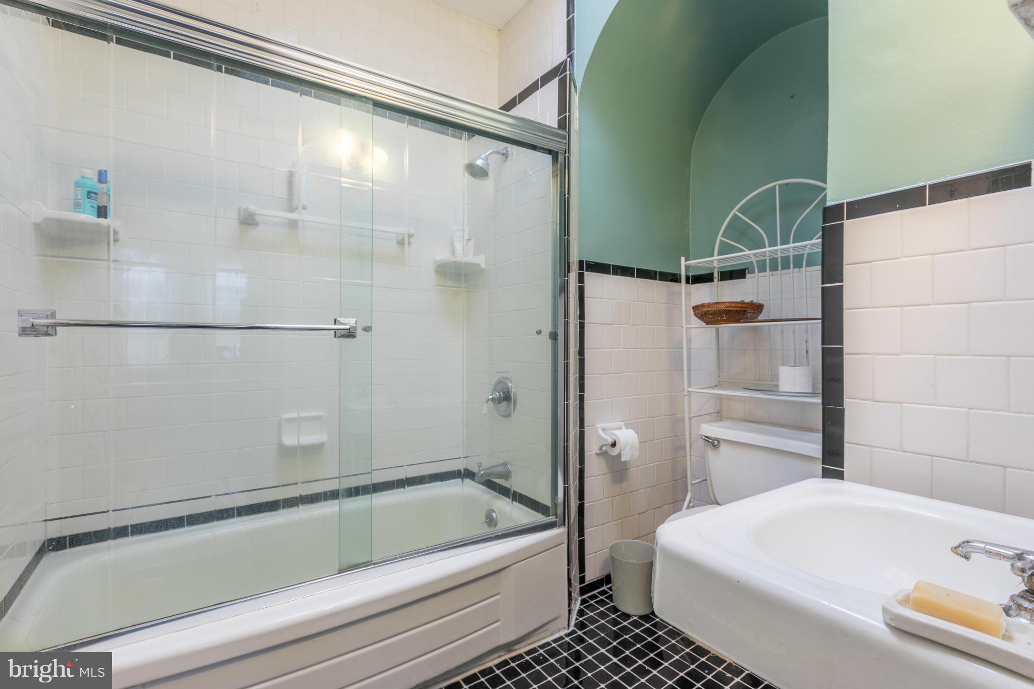 CHARLES VILLAGE - Residential