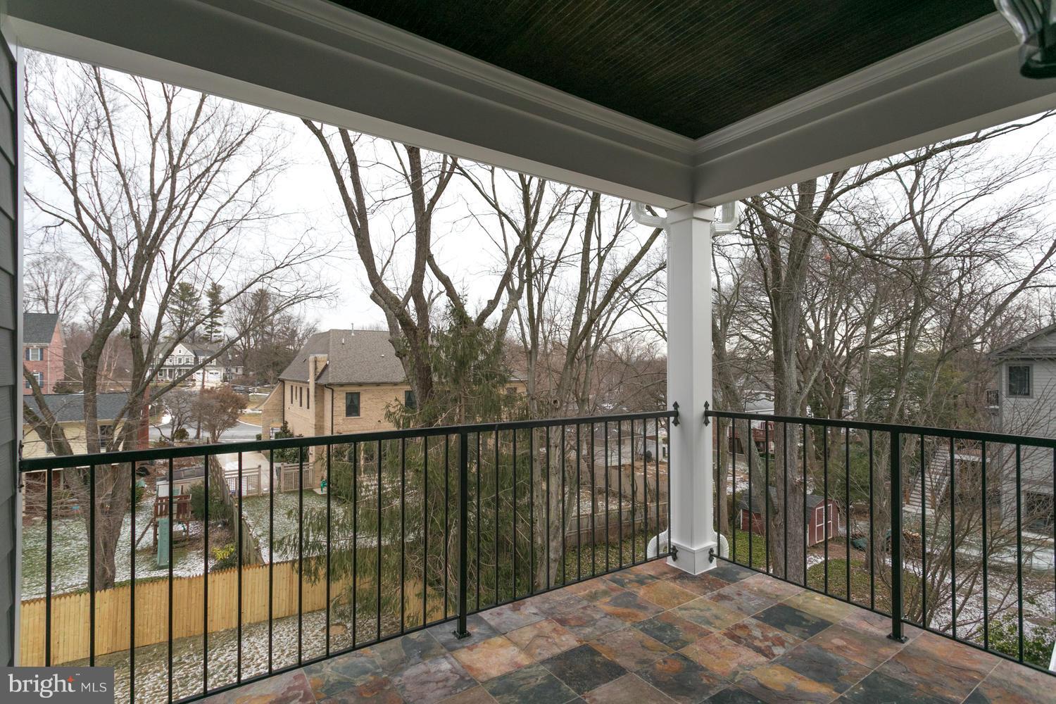 LANGLEY MANOR - Residential