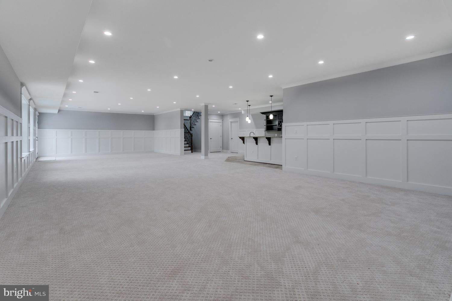 LANGLEY MANOR - Residential