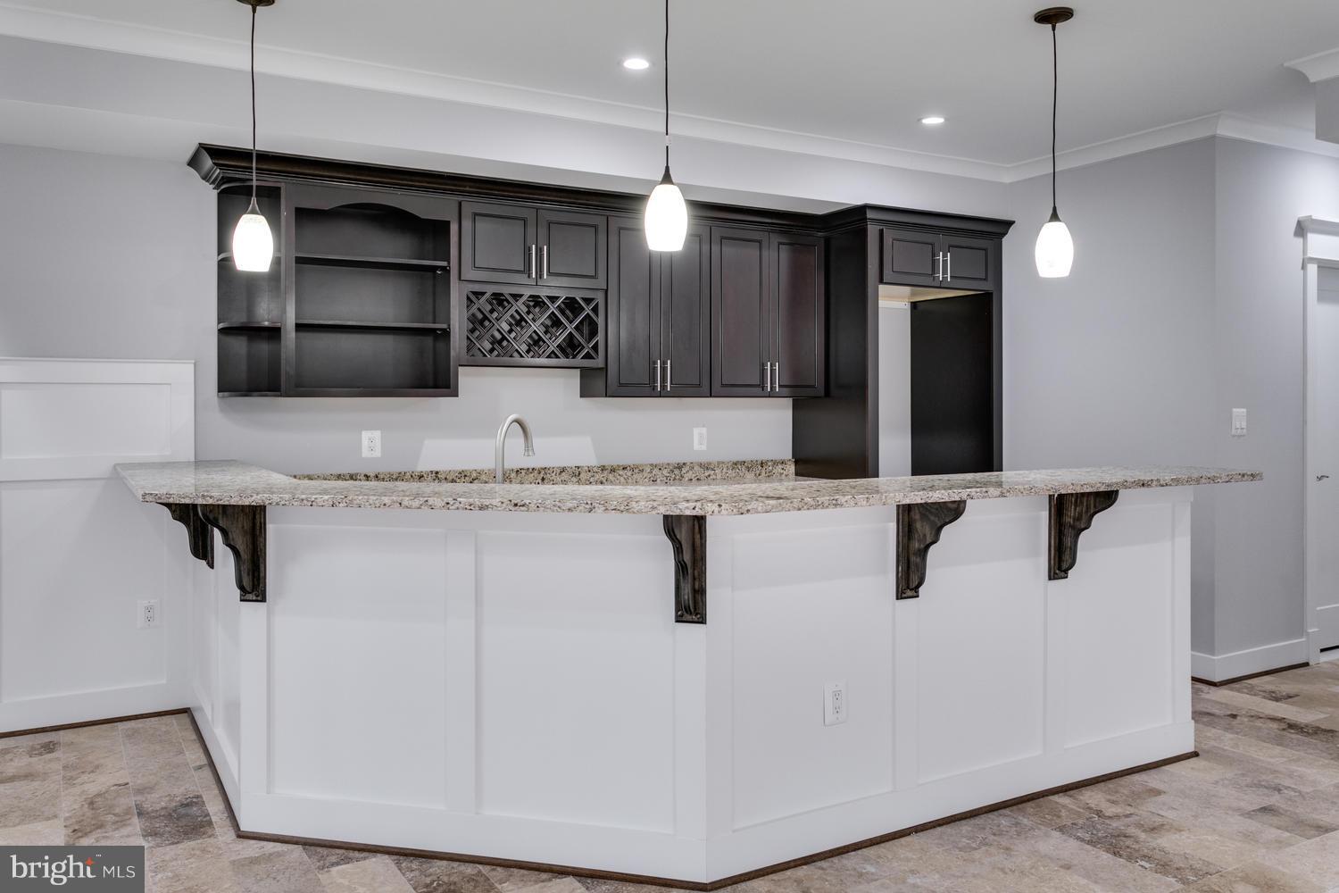 LANGLEY MANOR - Residential