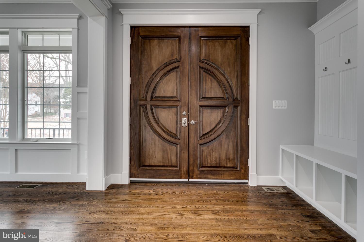 LANGLEY MANOR - Residential