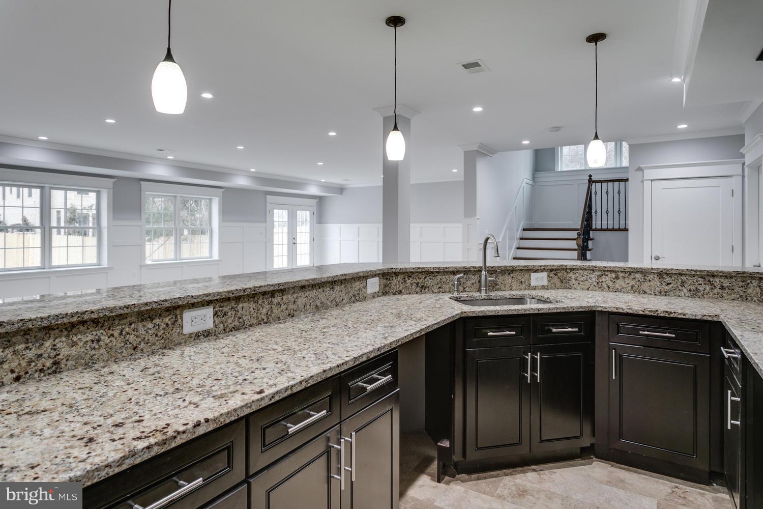 LANGLEY MANOR - Residential