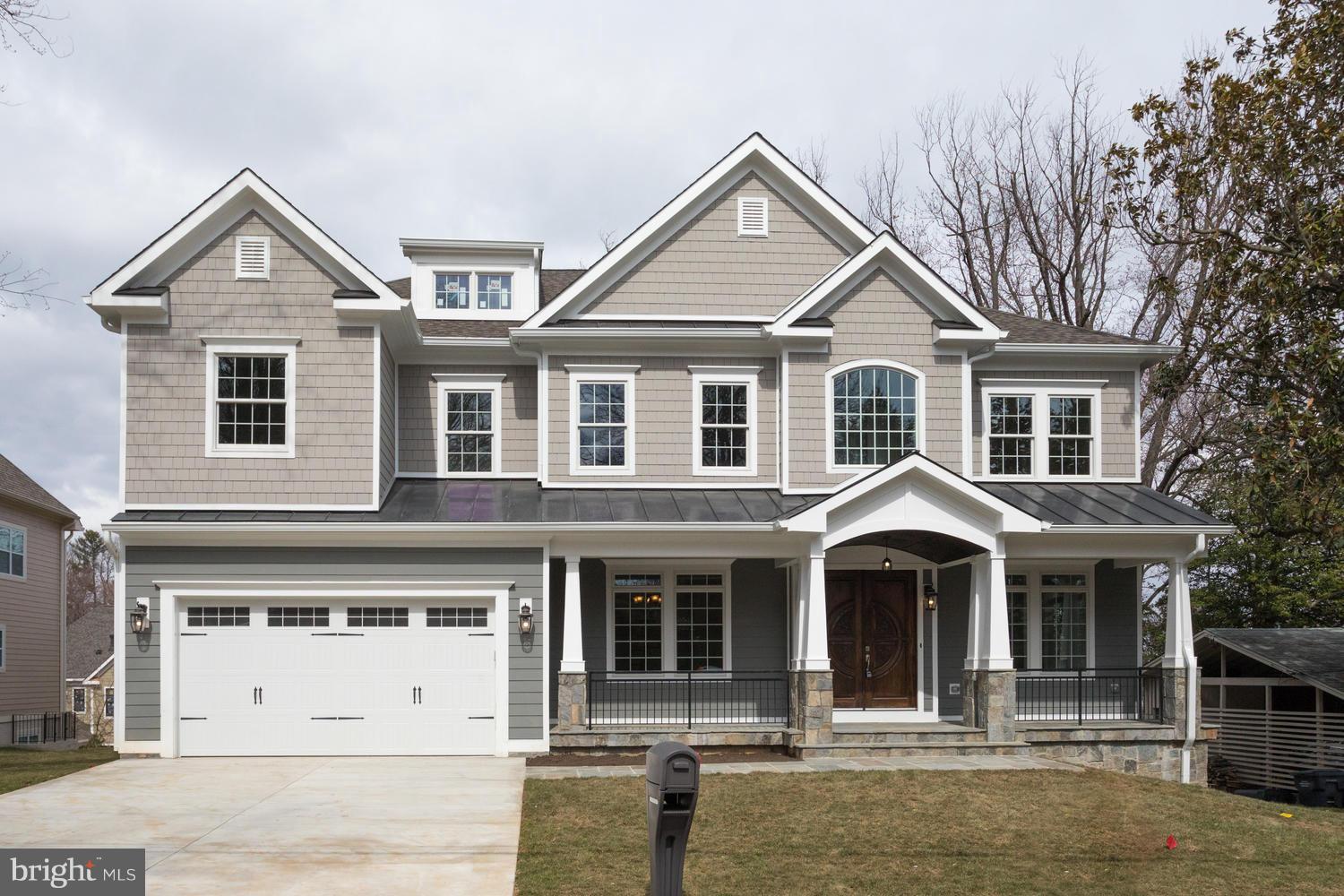 LANGLEY MANOR - Residential