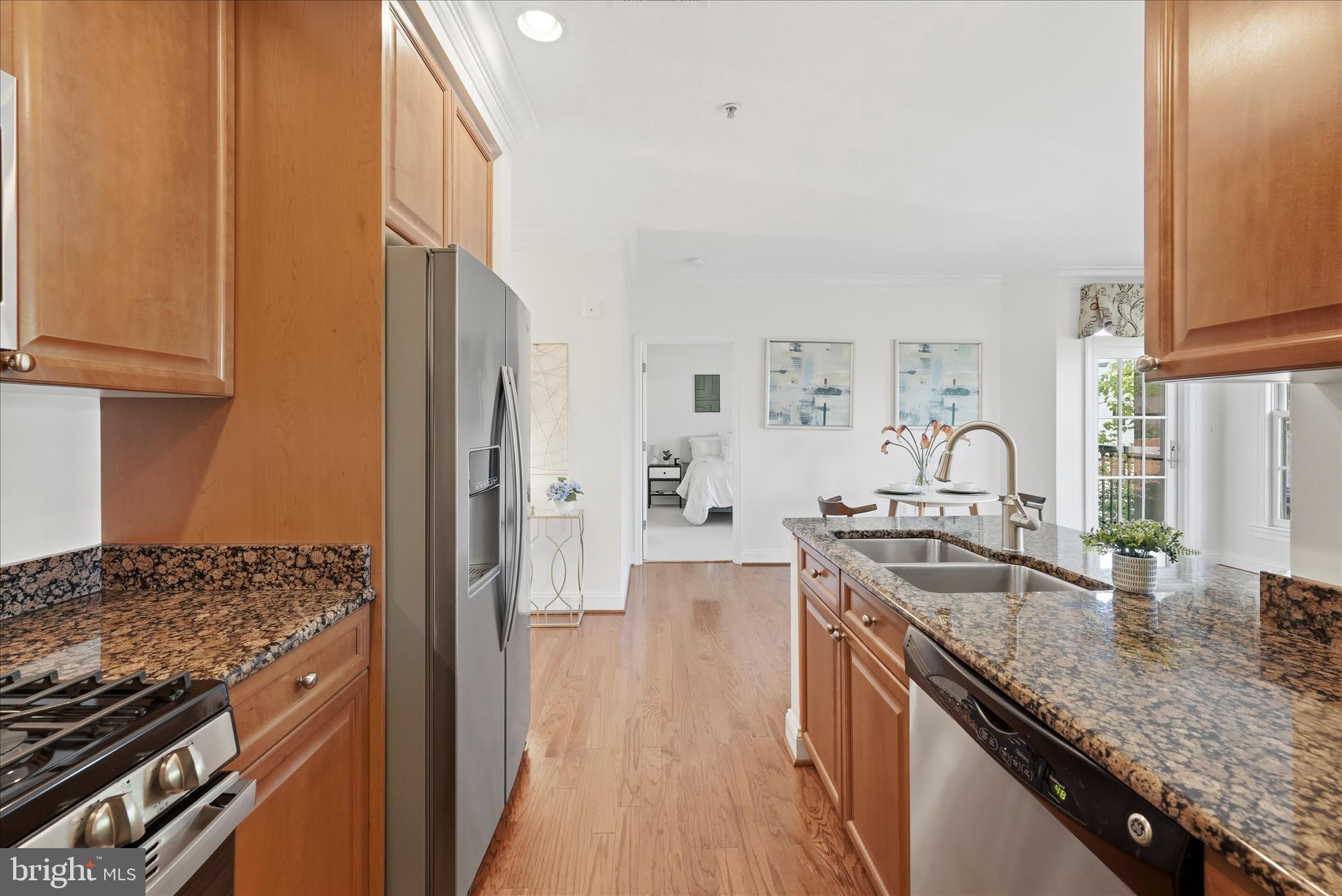 1115 CAMERON STREET 213