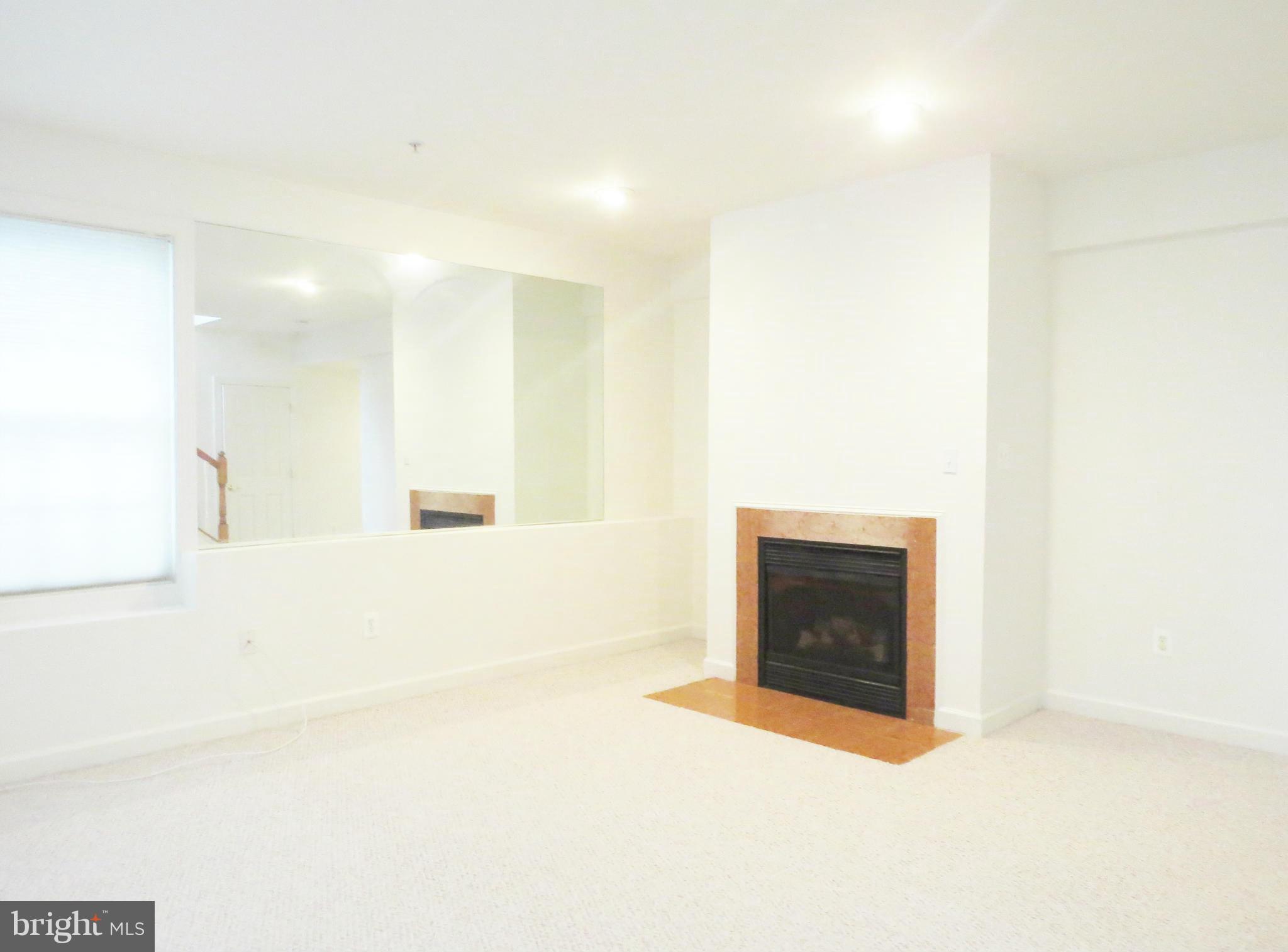 KING FARM WATKINS POND - Residential Lease