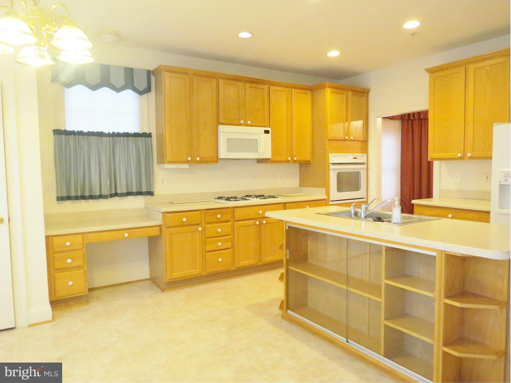 KING FARM WATKINS POND - Residential Lease