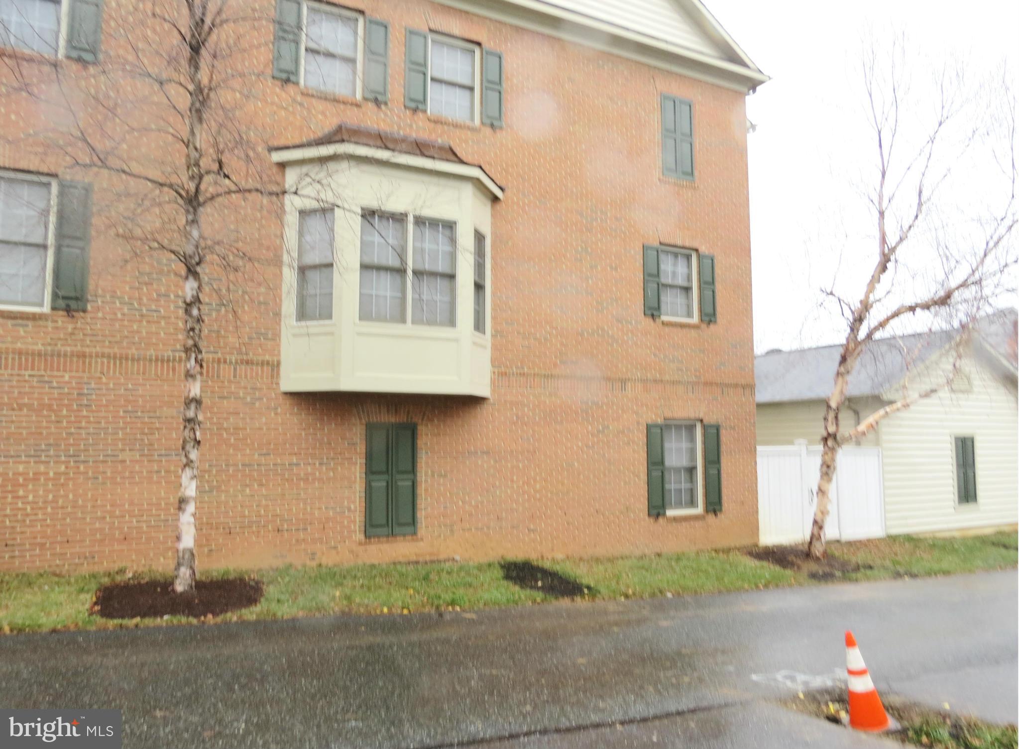 KING FARM WATKINS POND - Residential Lease