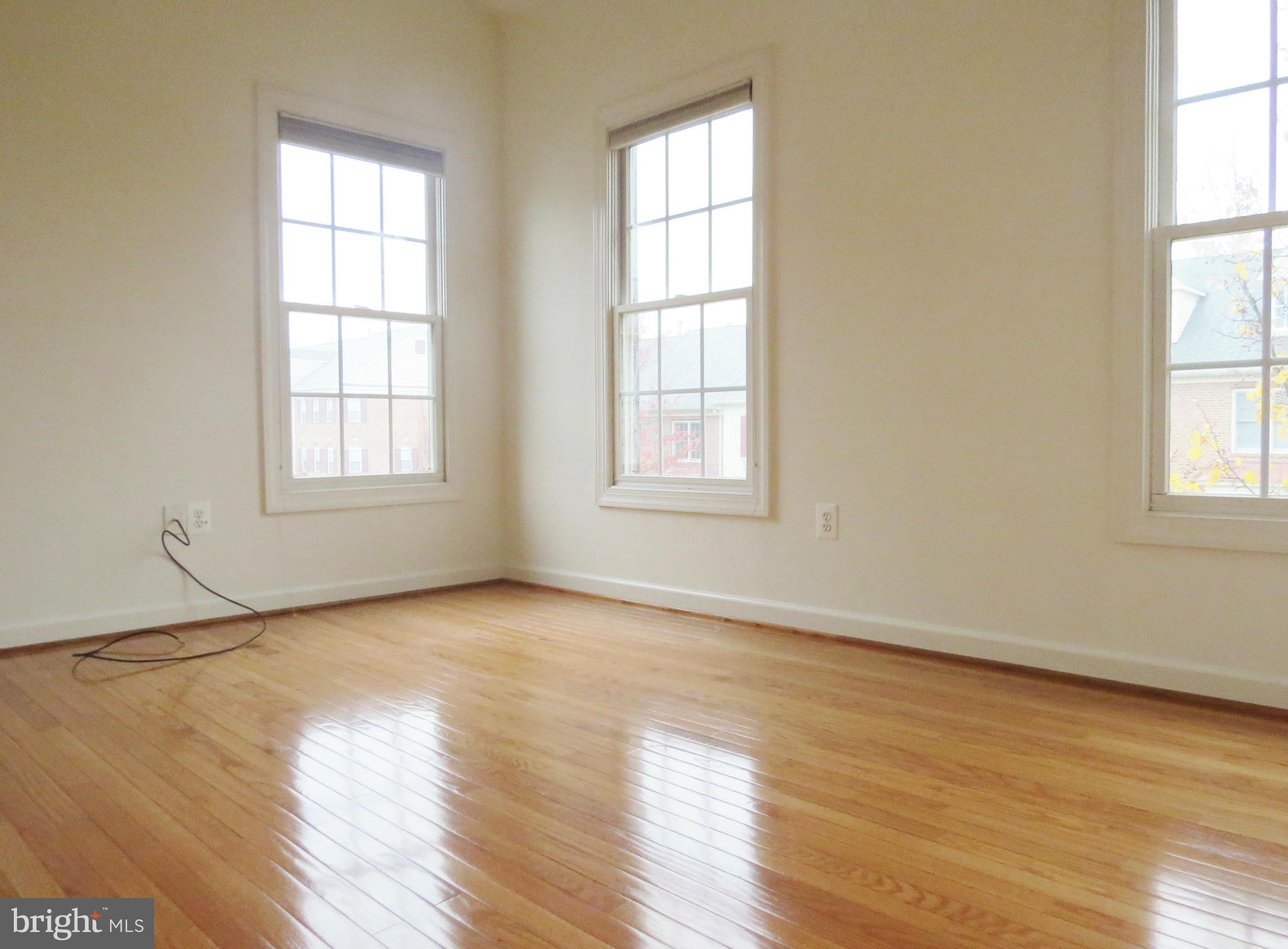 KING FARM WATKINS POND - Residential Lease