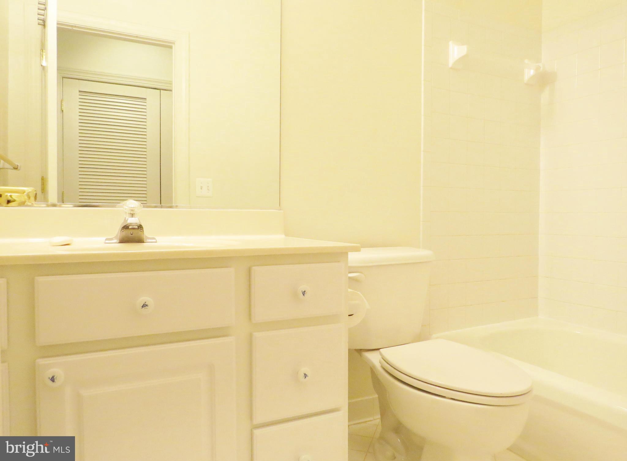 KING FARM WATKINS POND - Residential Lease