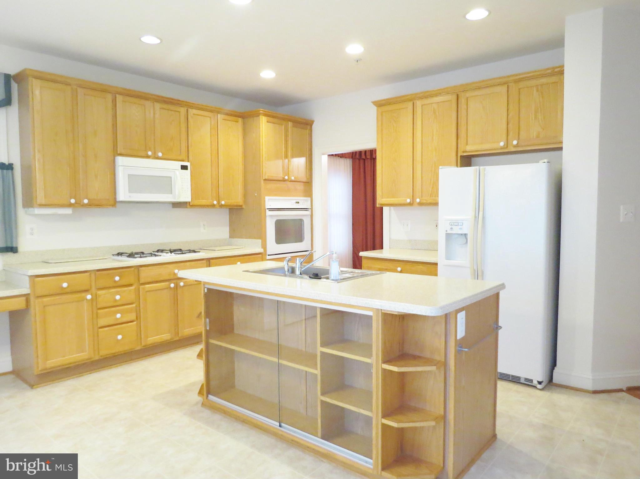 KING FARM WATKINS POND - Residential Lease