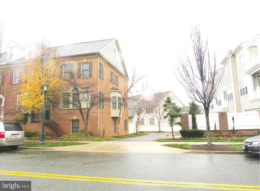 Excellent end unit Townhouse  with 4 BR, 3 FB & 1HB, Quality Hardwood floors on entire main level and upper bedroom level. Gas Fireplace, large kitchen with breakfast area and family room. MBA with sep. shower & tub. spacious basement. detached 2 car garage.Finished walk-out basement with patio. Close to shopping, restaurants, pool & park. shuttle bus to Metro. close to Rt355 and I270.