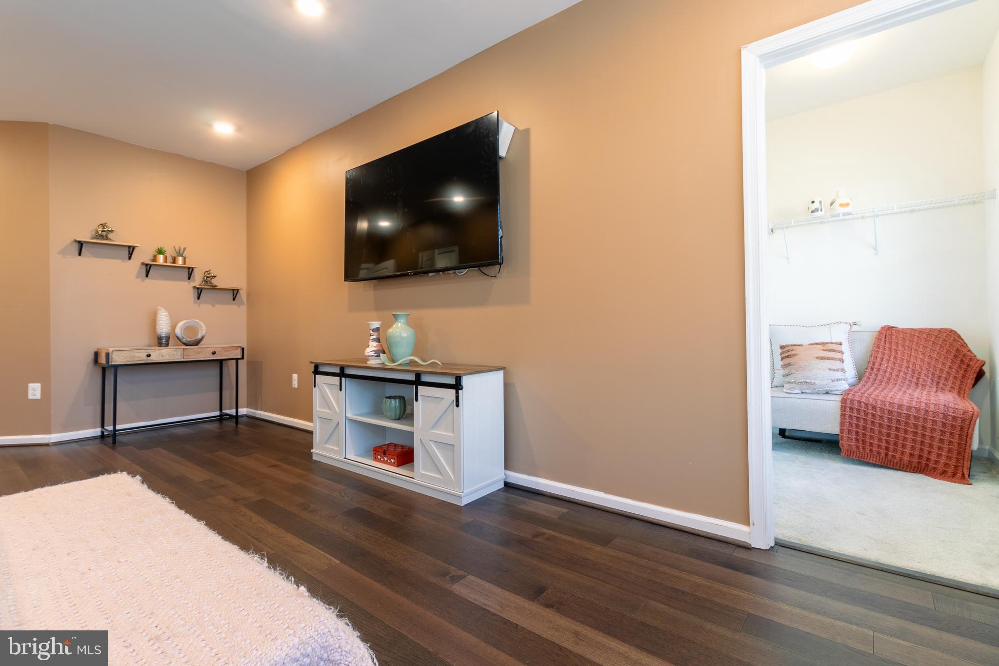 GREENBELT STATION - Residential