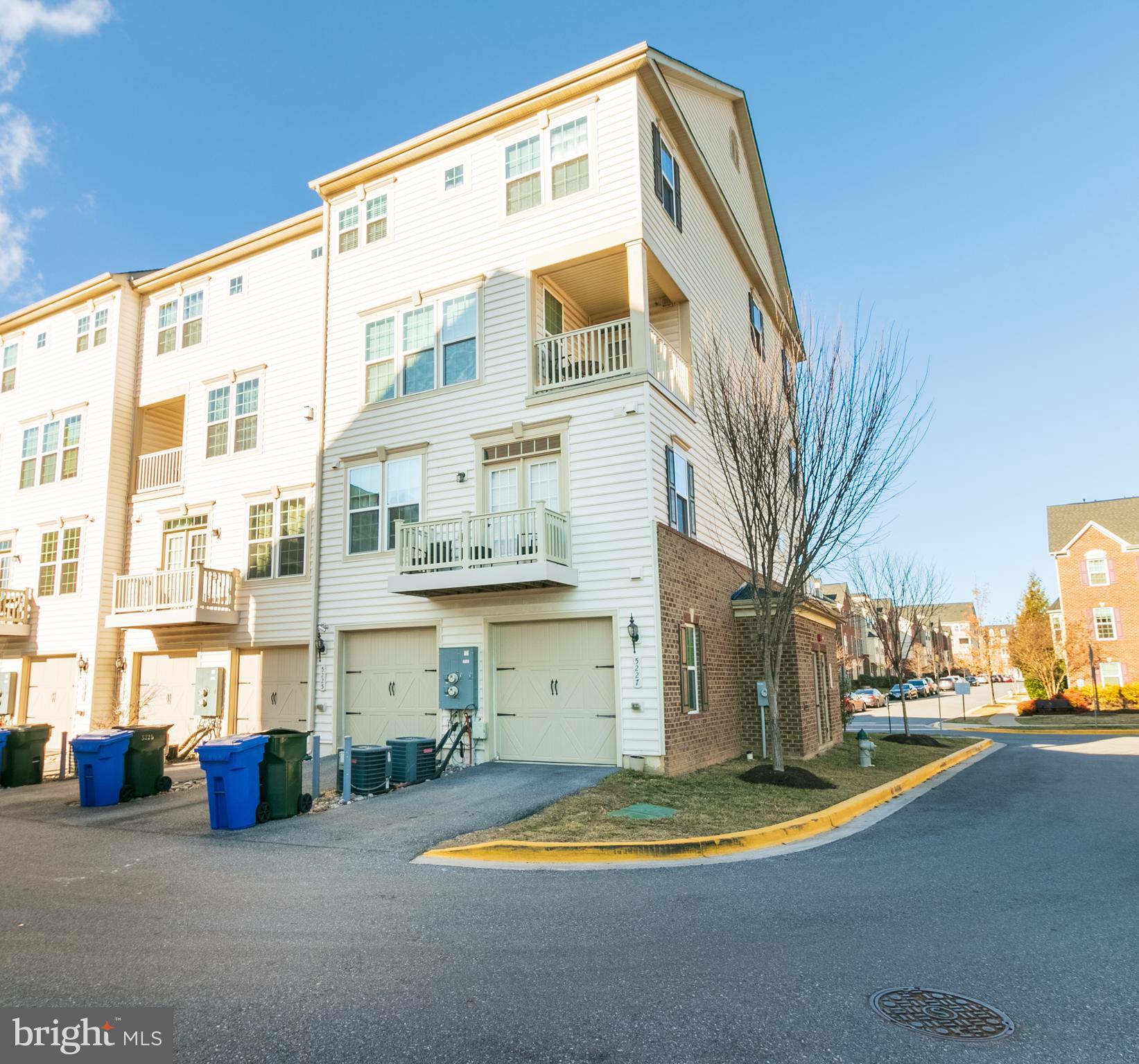 GREENBELT STATION - Residential